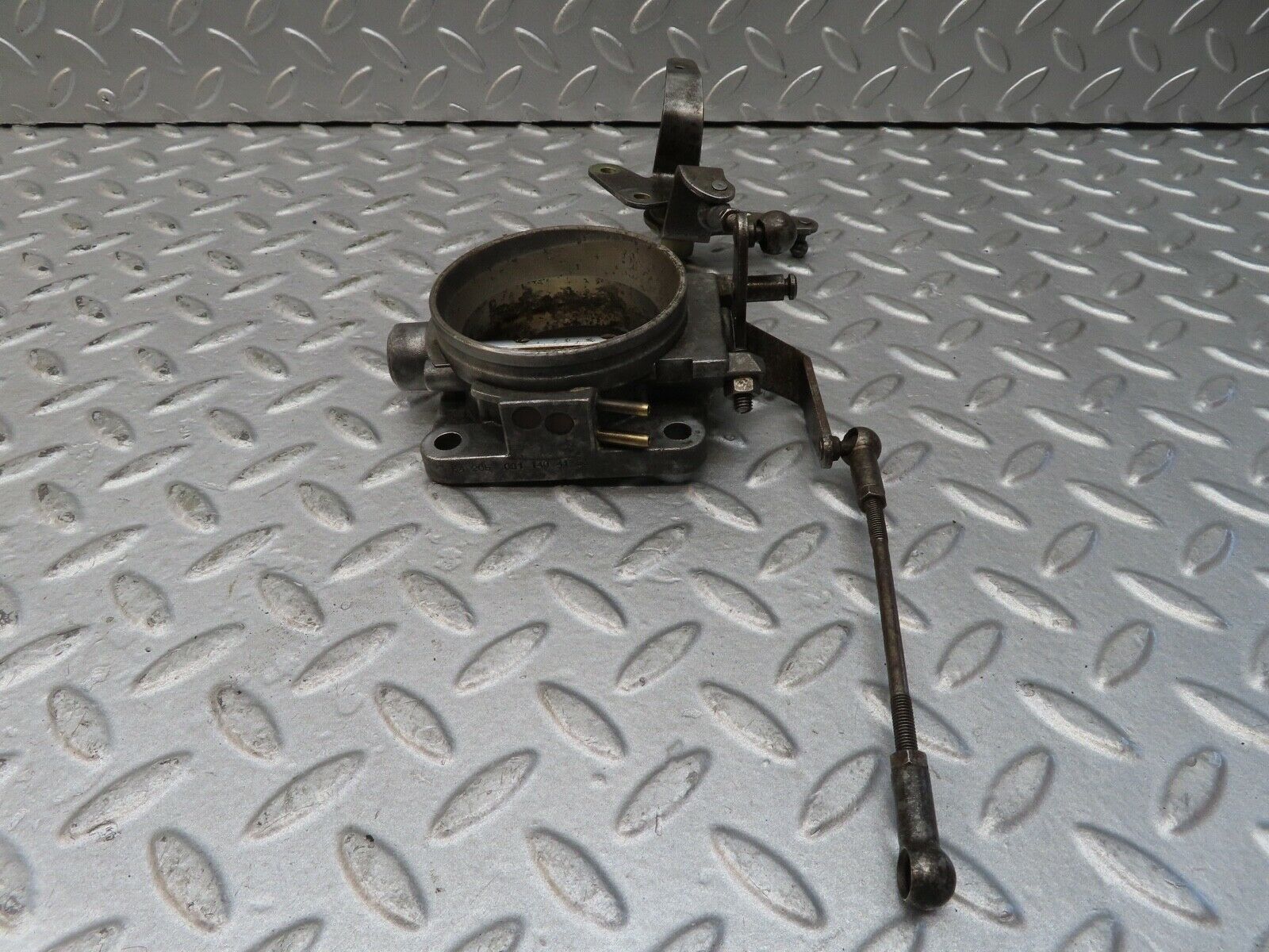 17048 Mercedes-Benz C123 280CE Coupe Throttle Body Valve & Linkage 0011404153