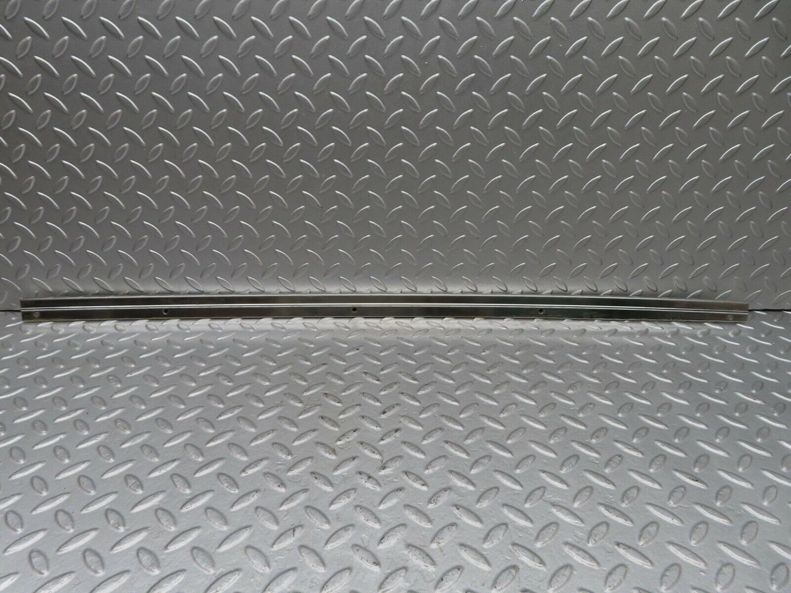 14320 Mercedes-Benz W116 350SE Roof Chrome Moulding Trim Left Side