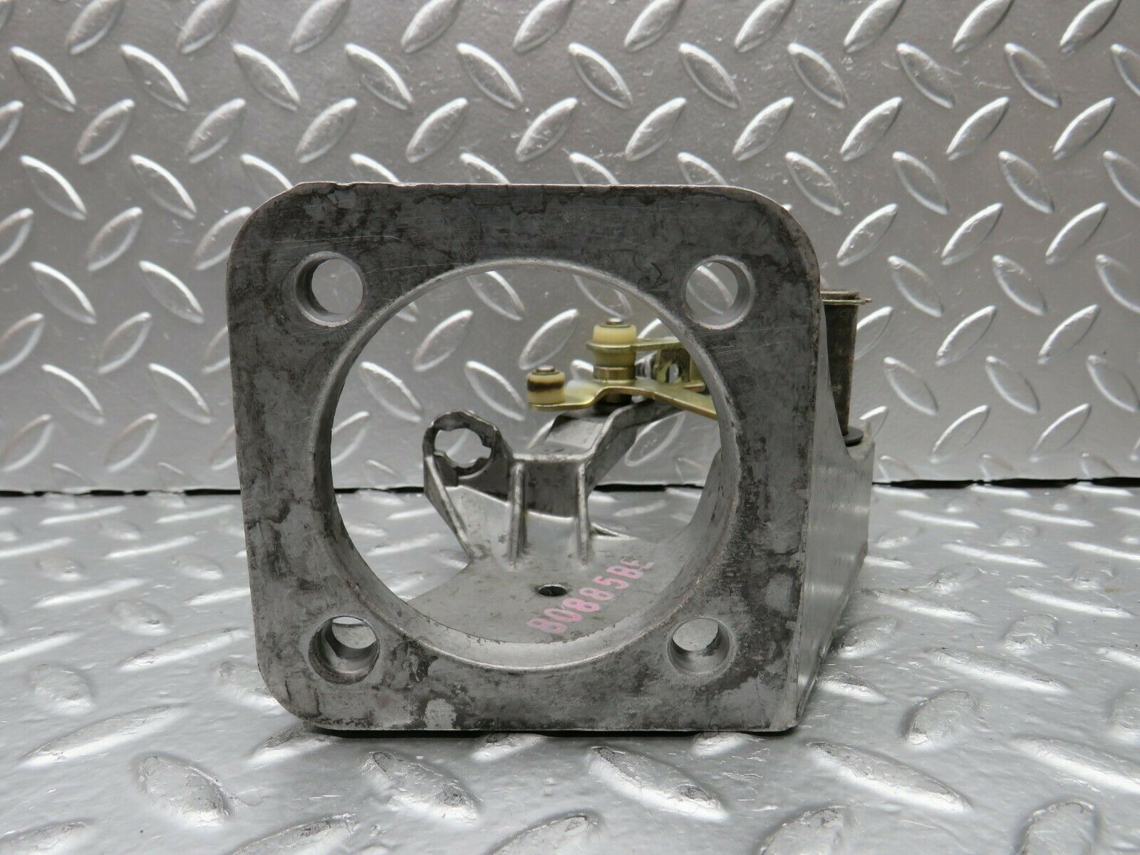 22516 Mercedes-Benz C124 E220 Coupe Brake Pedal Bracket 1242900919