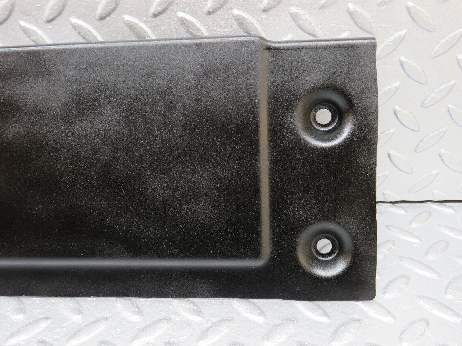 38012 Mercedes-Benz A124 320E Cabriolet Soft Top Hydraulic Pump Support Bracket