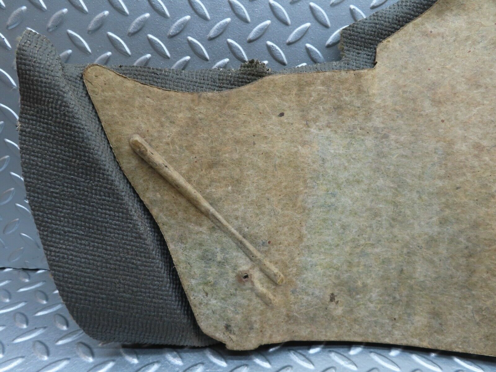 21171 Mercedes-Benz W123 230E Centre Console Carpet Beige Right Side