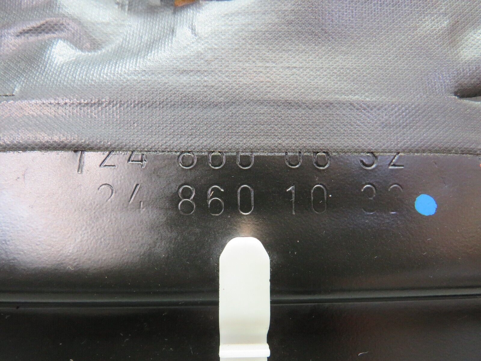 38181 Mercedes-Benz A124 320E Cabriolet Rear Headrest Complete Mechanism 1248600632 1248601032