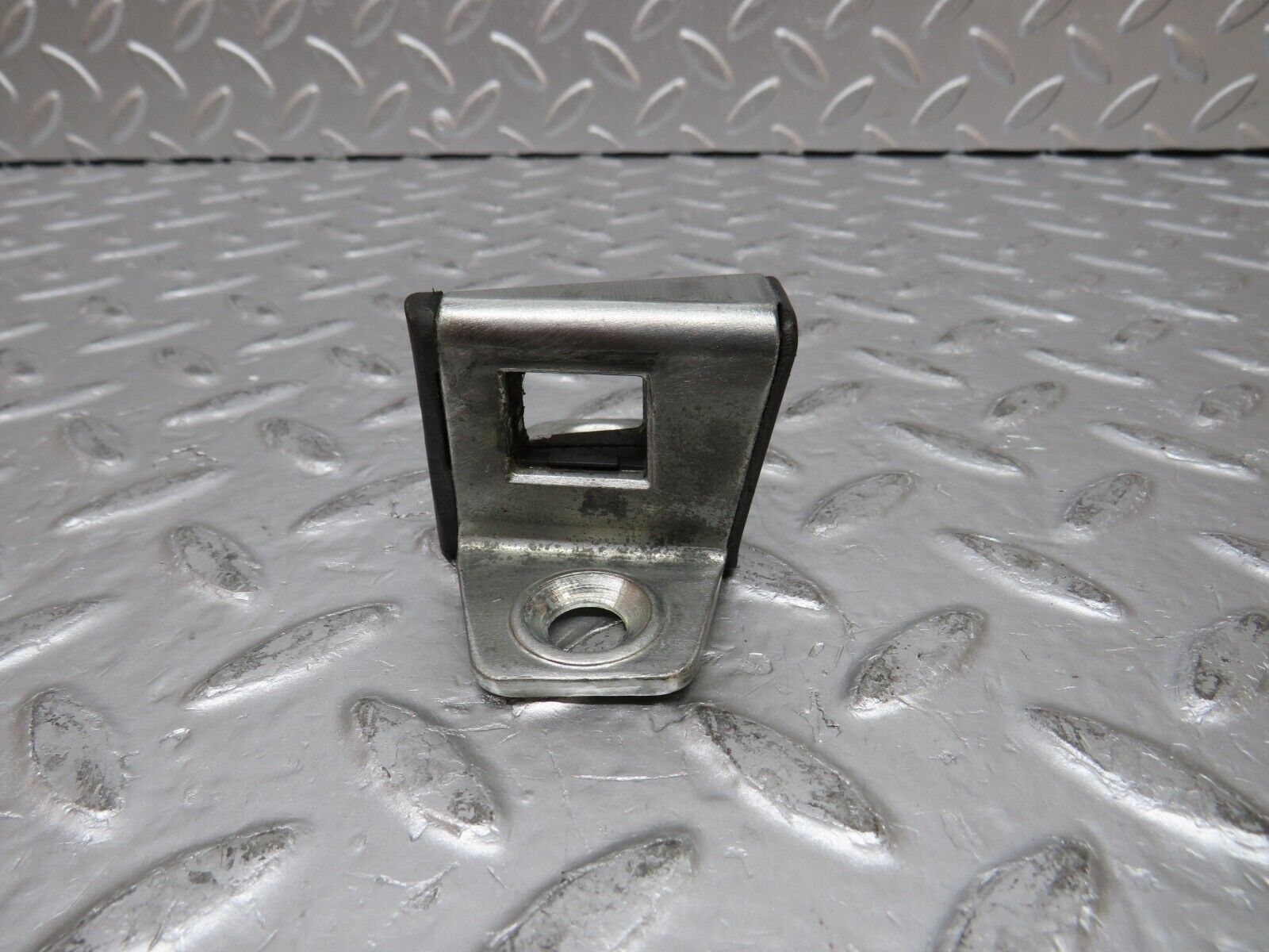 31772 Mercedes-Benz W201 190LE 1.8L Door Lock Latch