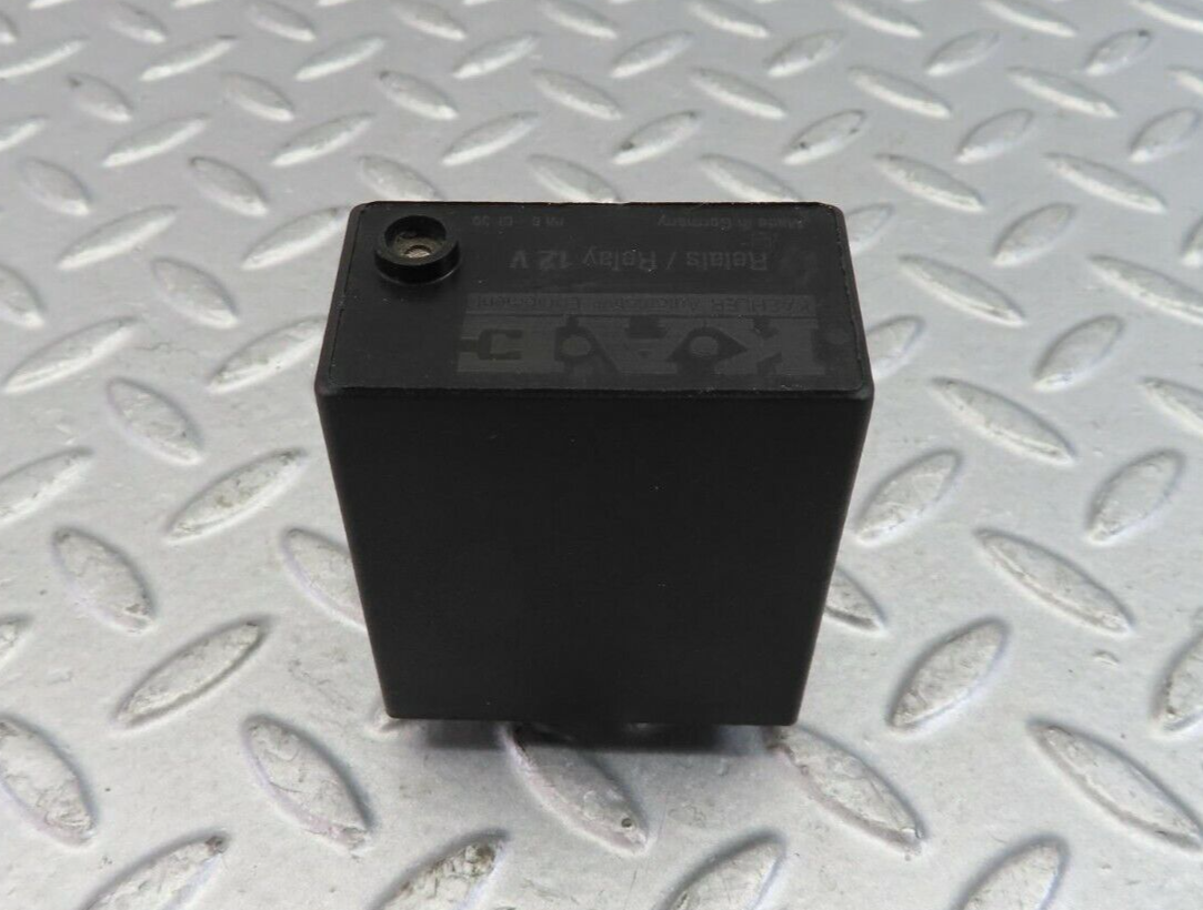 9385 Mercedes-Benz C124 300CE Coupe Fuel Pump Relay 3301300