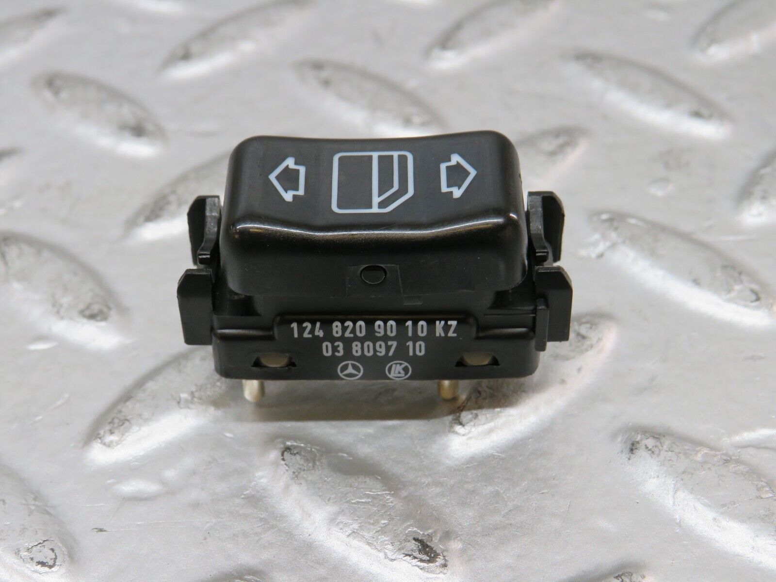 26561 Mercedes-Benz C124 220CE Coupe Right Electric Window Switch 1248209010