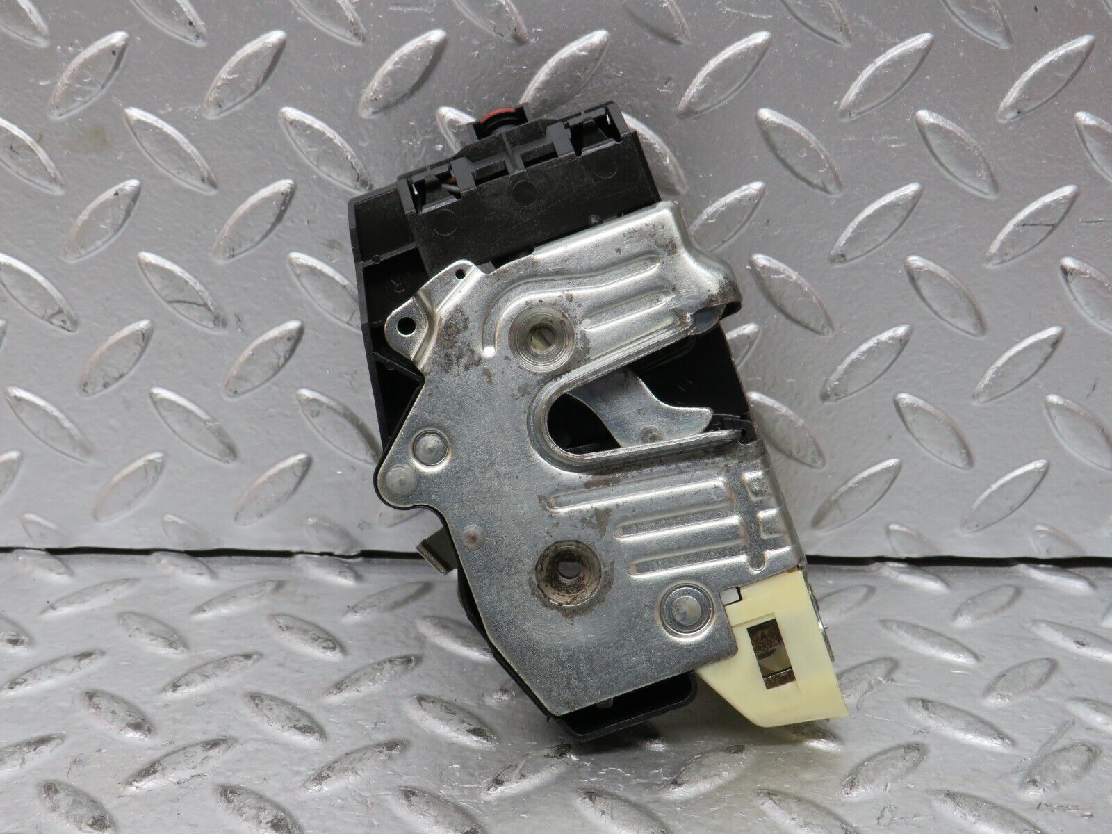 27670 Mercedes-Benz S124 300TE Wagon Rear Right Door Lock Mechanism 1248213251