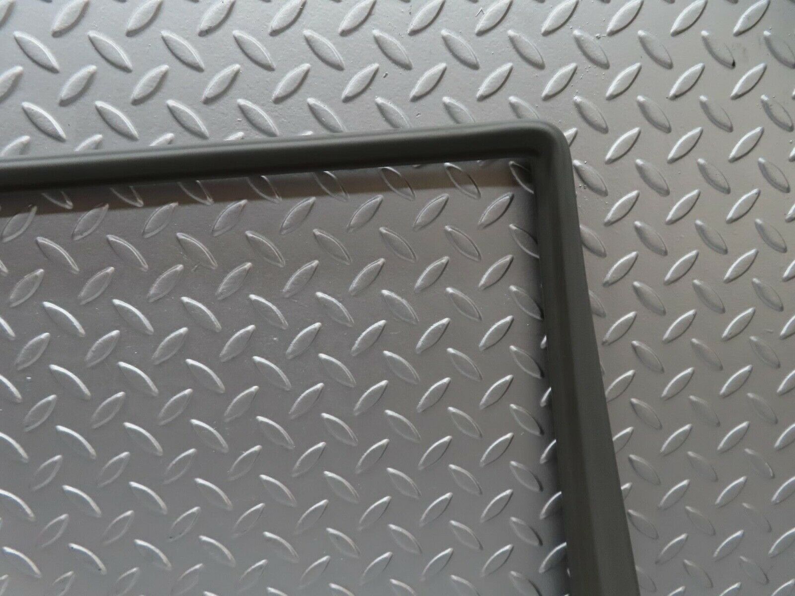 16377 Mercedes-Benz W124 260E Rear Left Door Window Frame Trim Cover