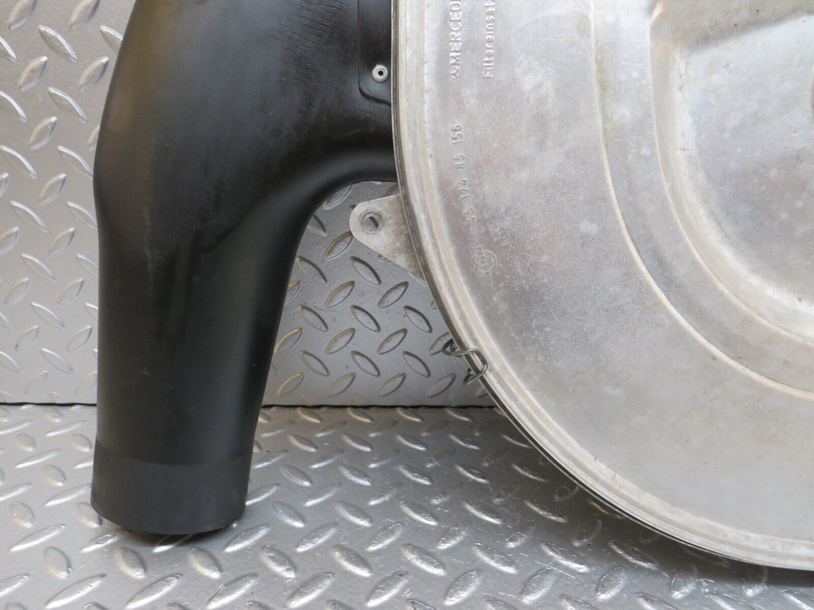 34285 Mercedes-Benz C126 380SEC Coupe Aluminium Air Filter Box Housing 0100948602