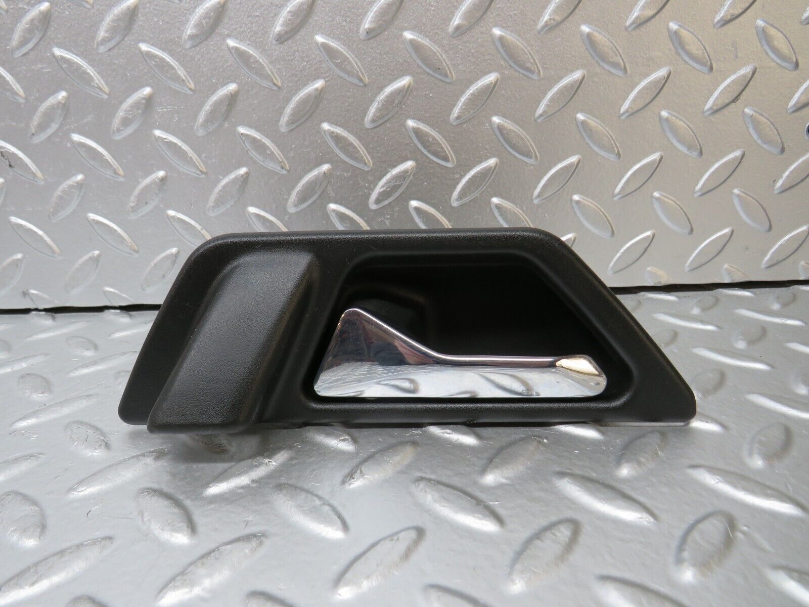 30268 Mercedes-Benz W124 230E Interior Door Handle Front Left 1247600161