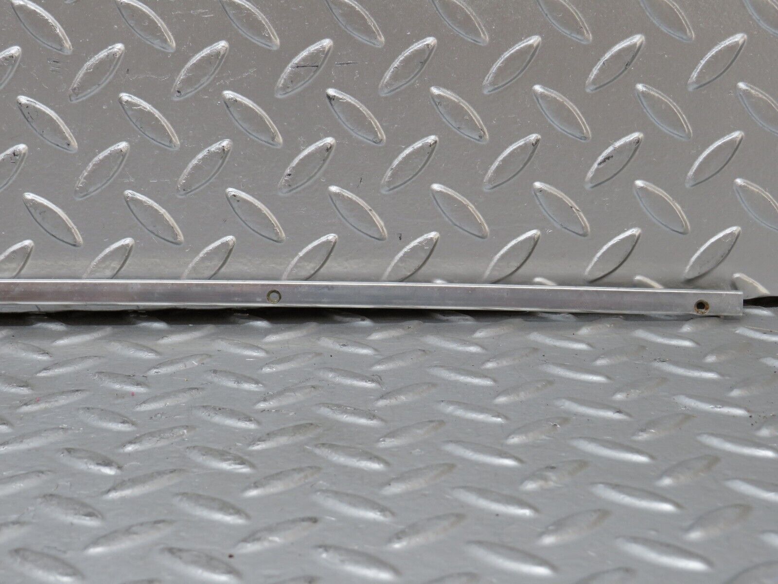 28153 Mercedes-Benz W123 280E Sunroof Chrome Trim