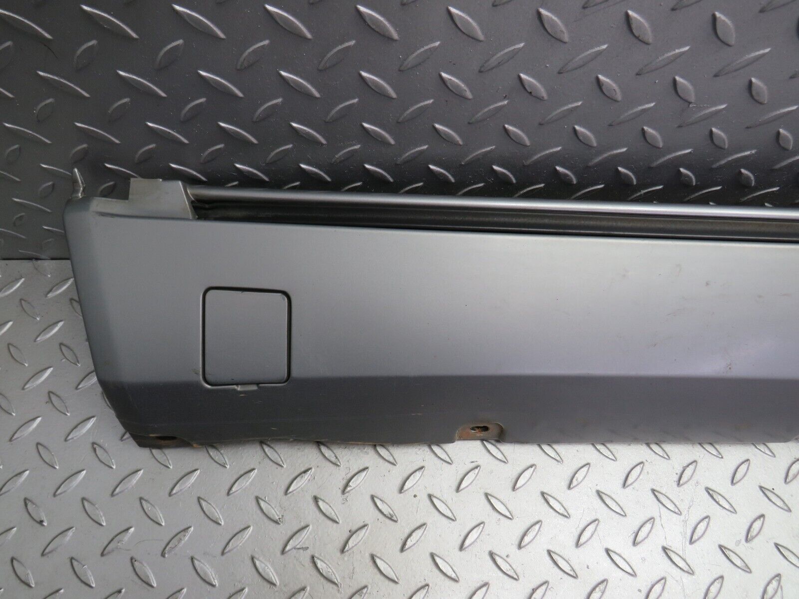 31829 Mercedes-Benz W201 190LE 1.8L Side Skirt Right Side