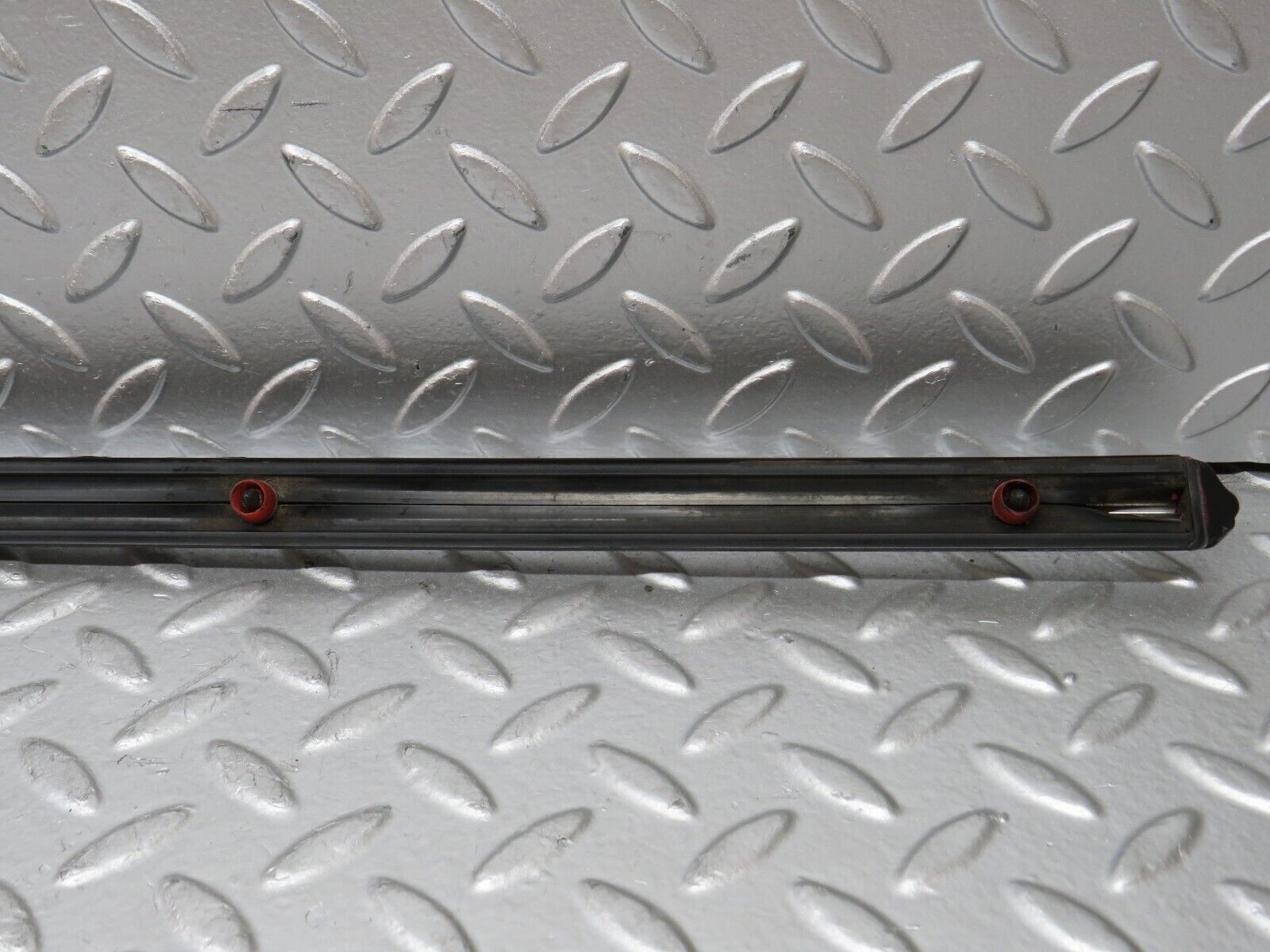 27960 Mercedes-Benz W123 280E Front Left Fender Wing Centre Moulding Trim