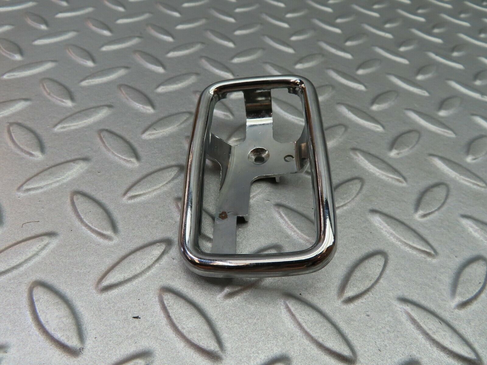 5820 Mercedes-Benz W123 200 Chrome Frame For Door Opener Left 1087660511