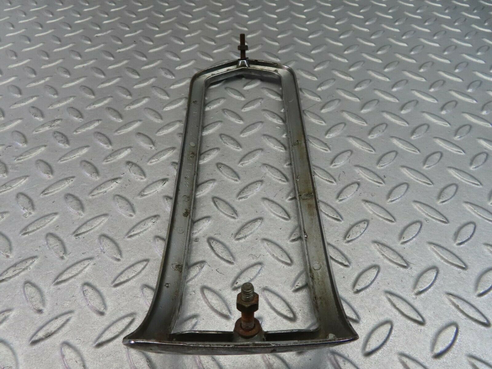 8095 Mercedes-Benz W108 Tail Light Chrome Frame Left 1088260159