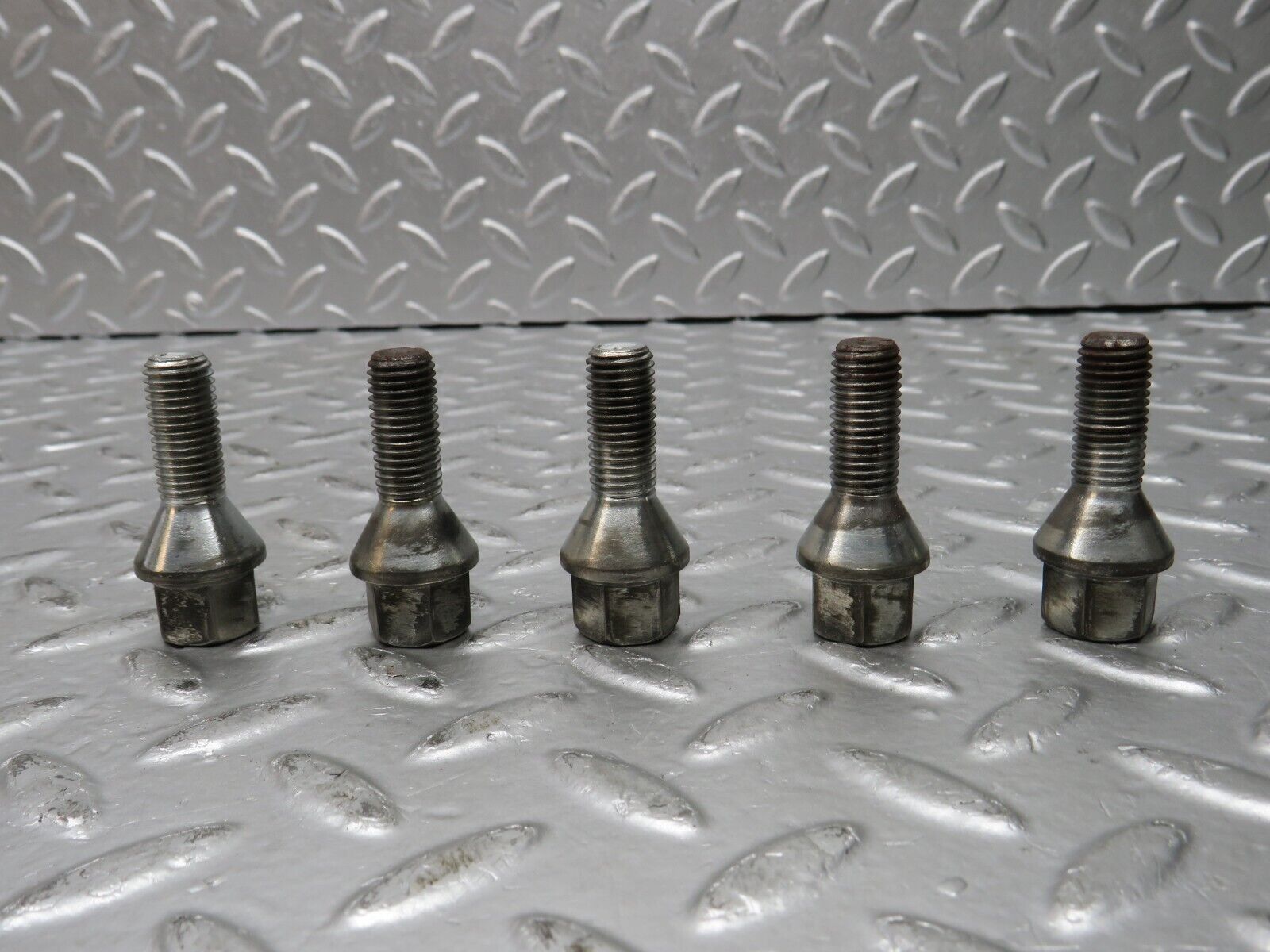 31865 Mercedes-Benz 5x Alloy Wheel Lug Bolt M12x1.5