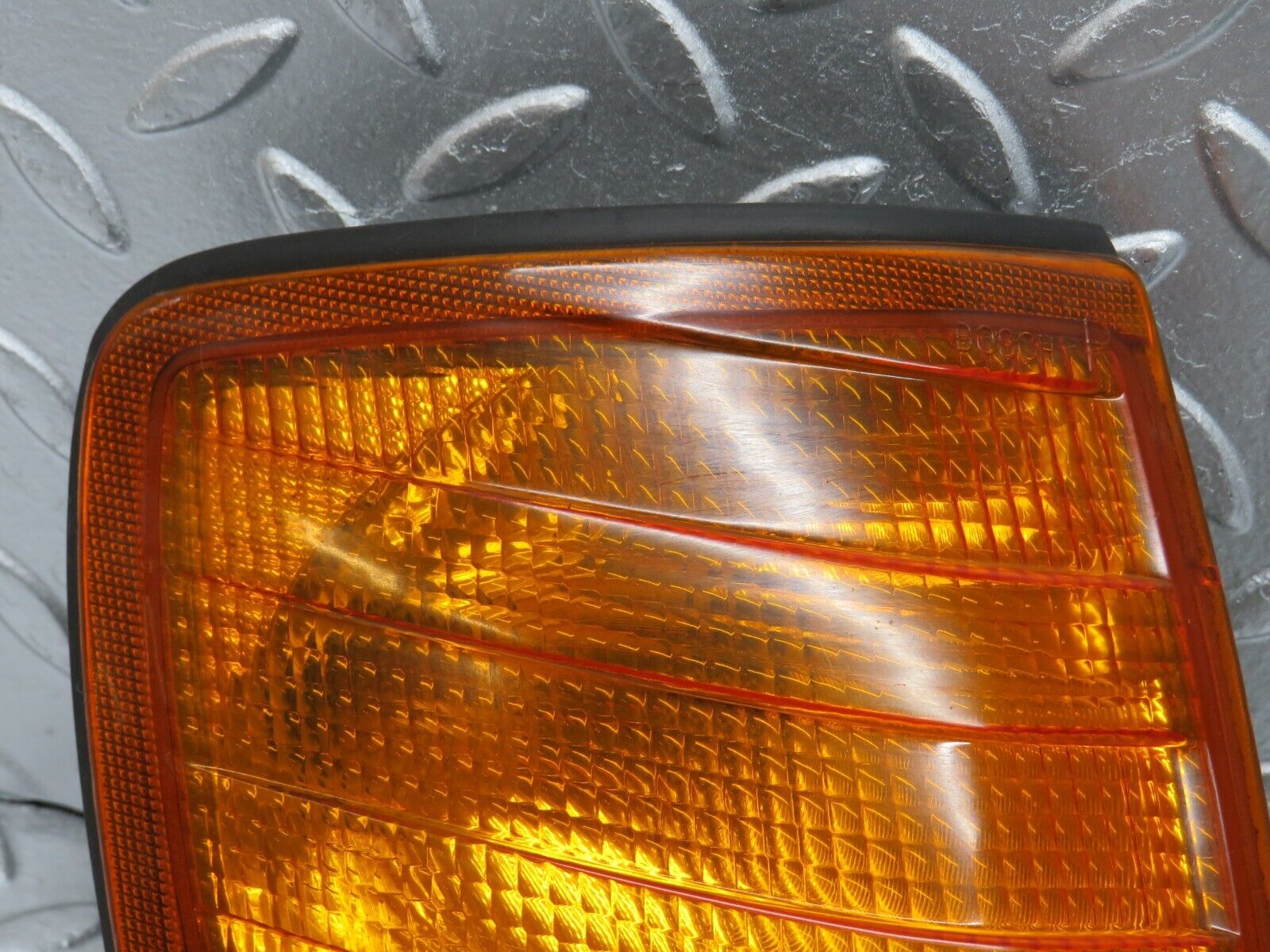 32538 Mercedes-Benz S124 300TE Wagon Front Right Indicator Bosch 1305233929