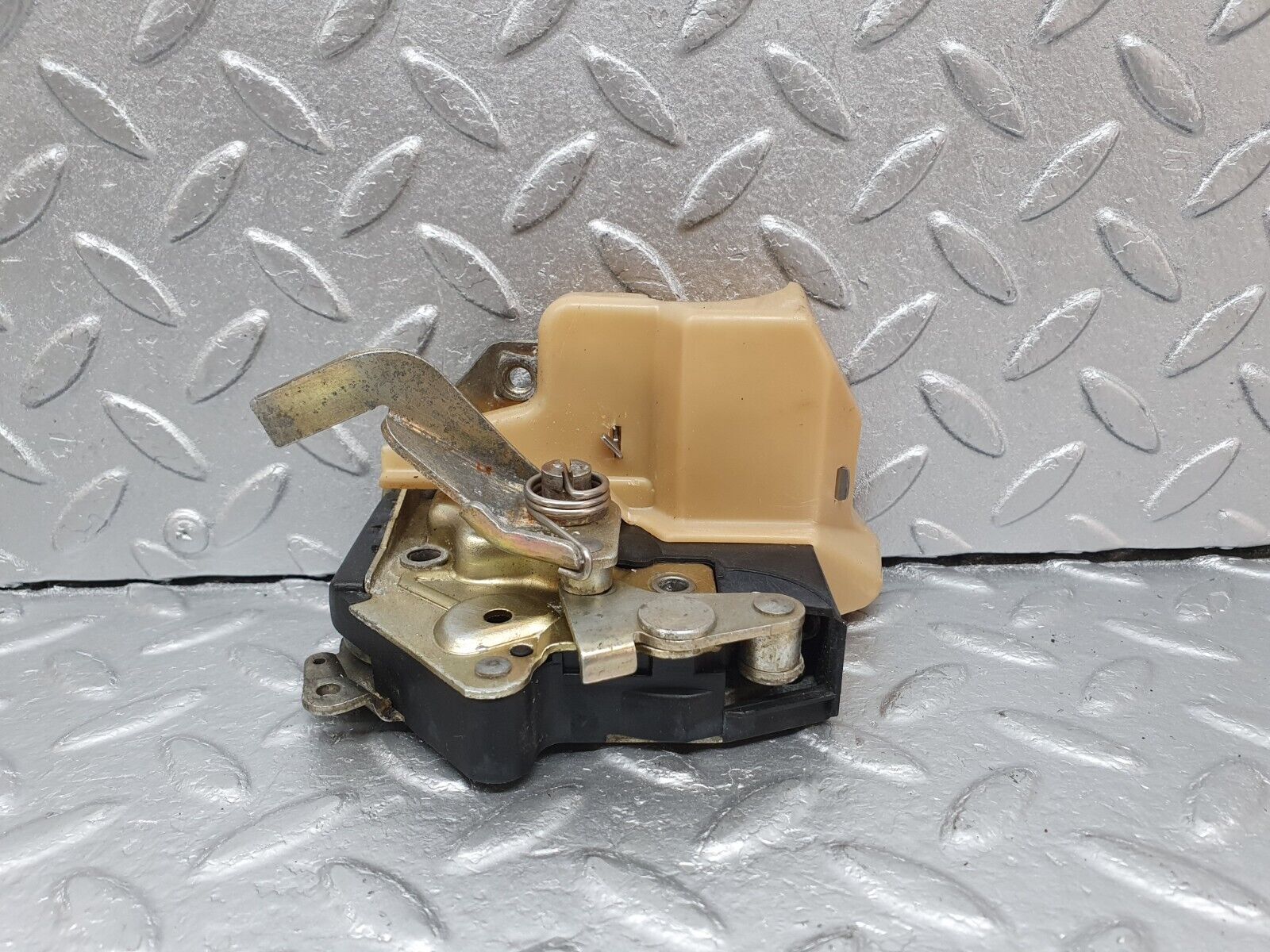 41502 Mercedes-Benz W124 200E Rear Left Door Lock Mechanism