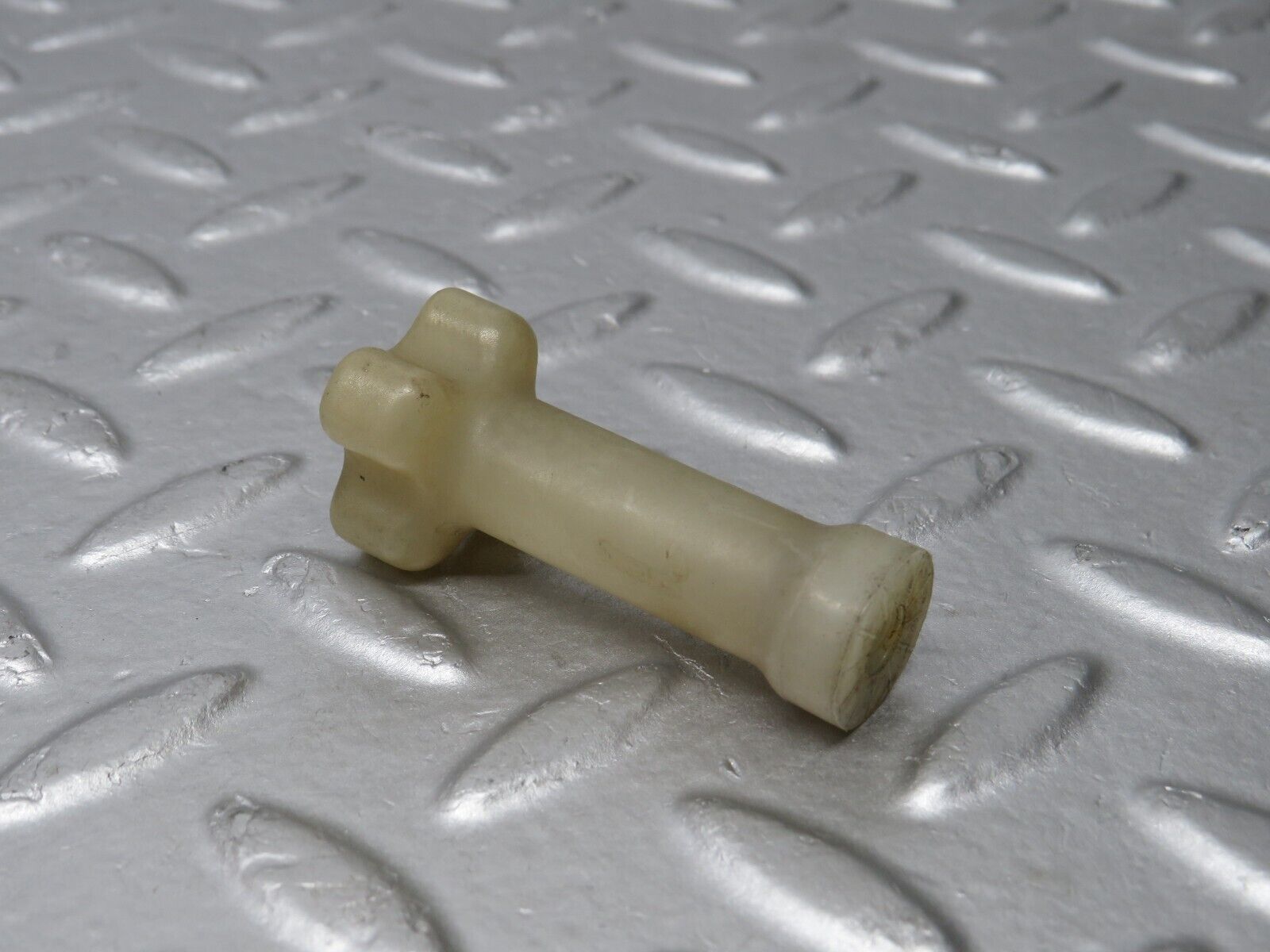 38947 Mercedes-Benz W201 190E 2.6L Windscreen Washer Reservoir Holder