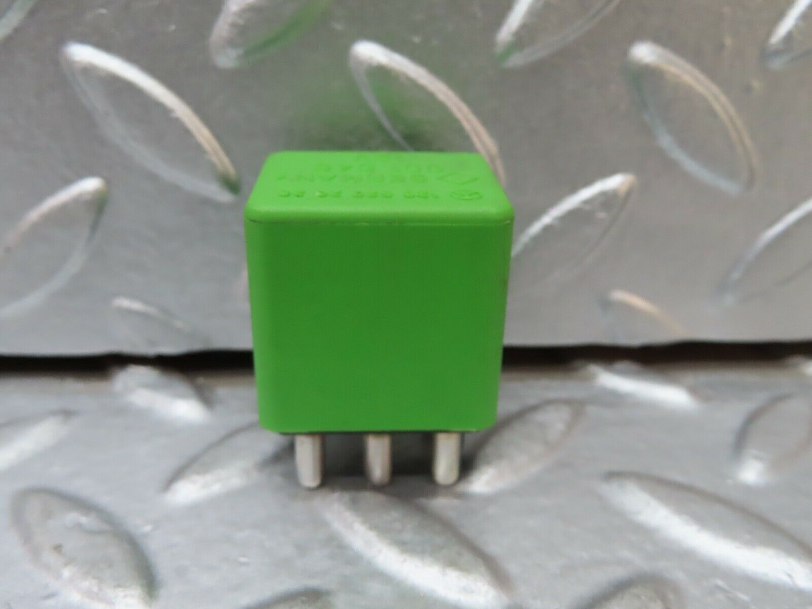 20040 Mercedes-Benz R129 300SL Coupe Headlight Wiper Relay 1268202026