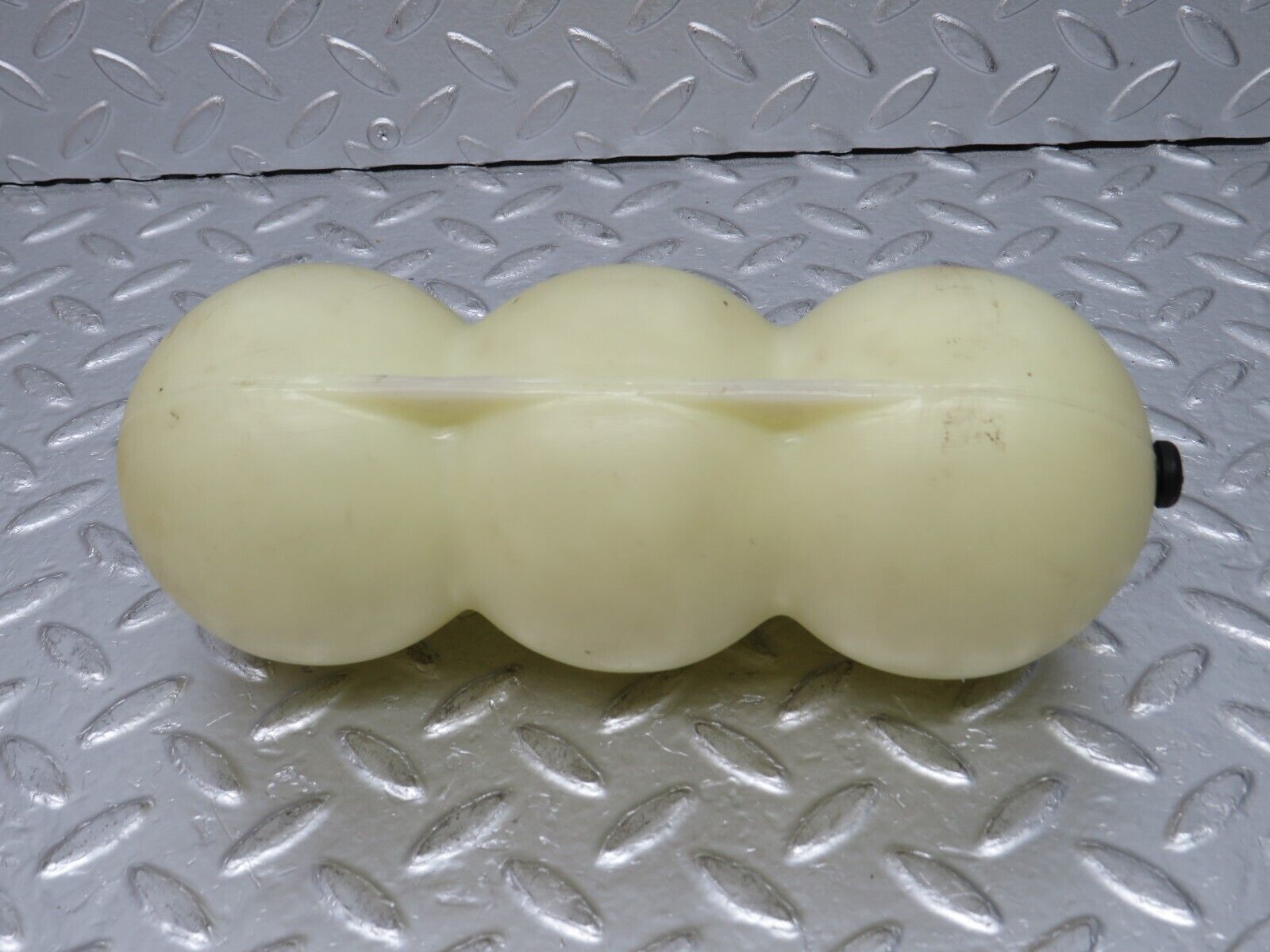 0738 Mercedes-Benz C107 350SLC Coupe Vacuum Reservoir