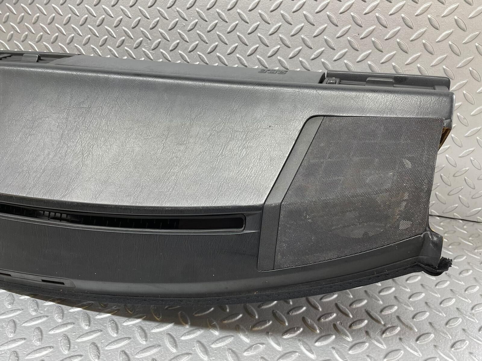 37966 Mercedes-Benz A124 320E Cabriolet Dashboard Black