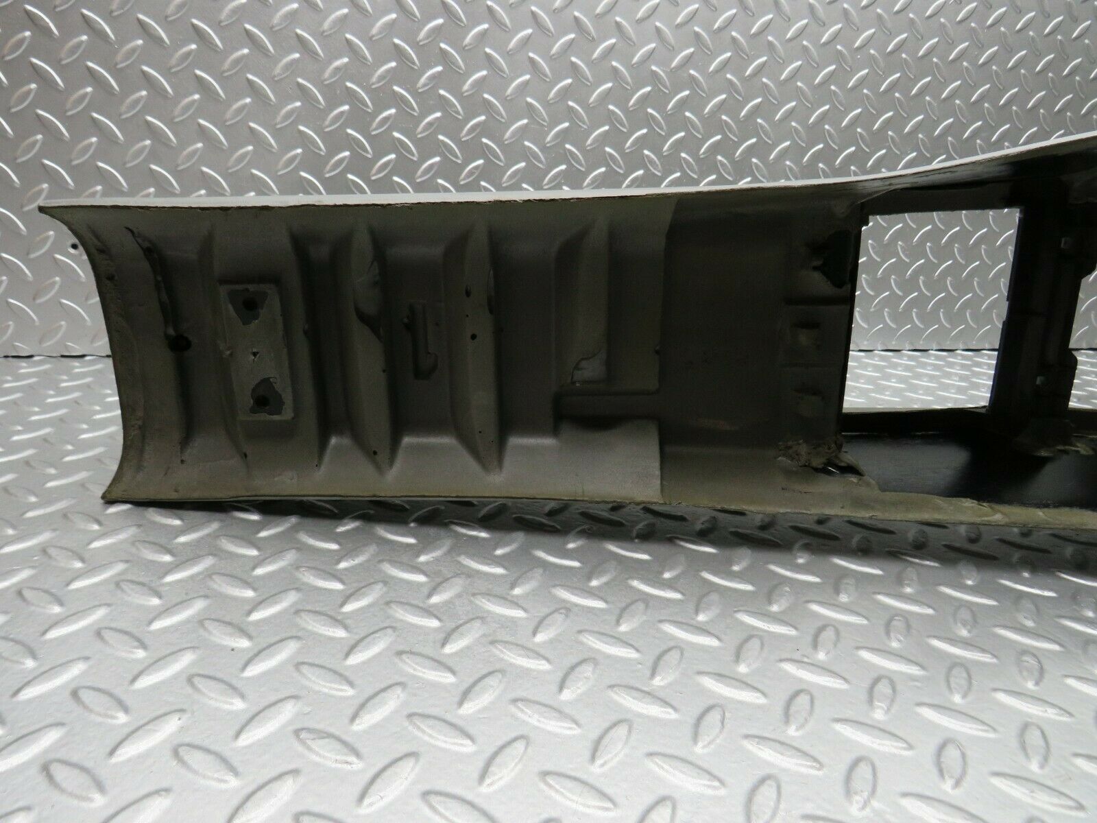 22335 Mercedes-Benz C124 E220 Coupe Centre Console Grey