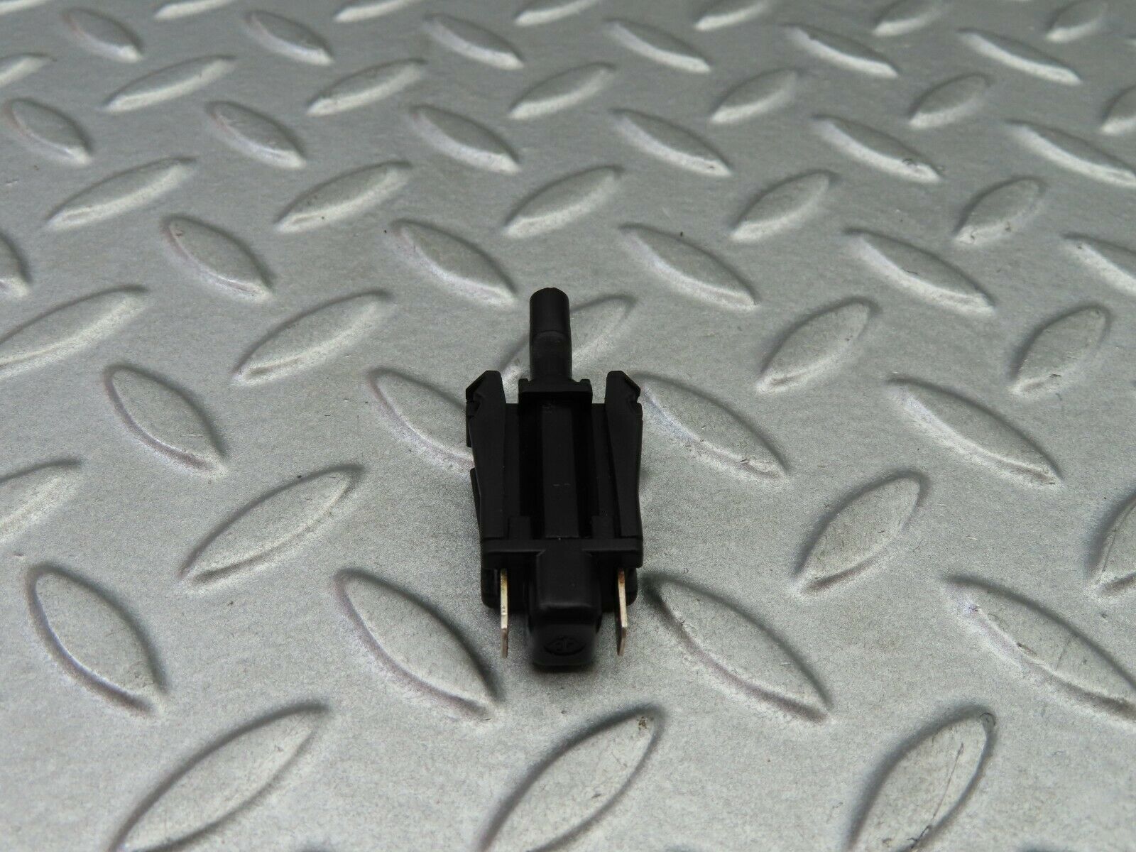 6098 Mercedes-Benz W126 380SE Door Contact Switch 0015458714