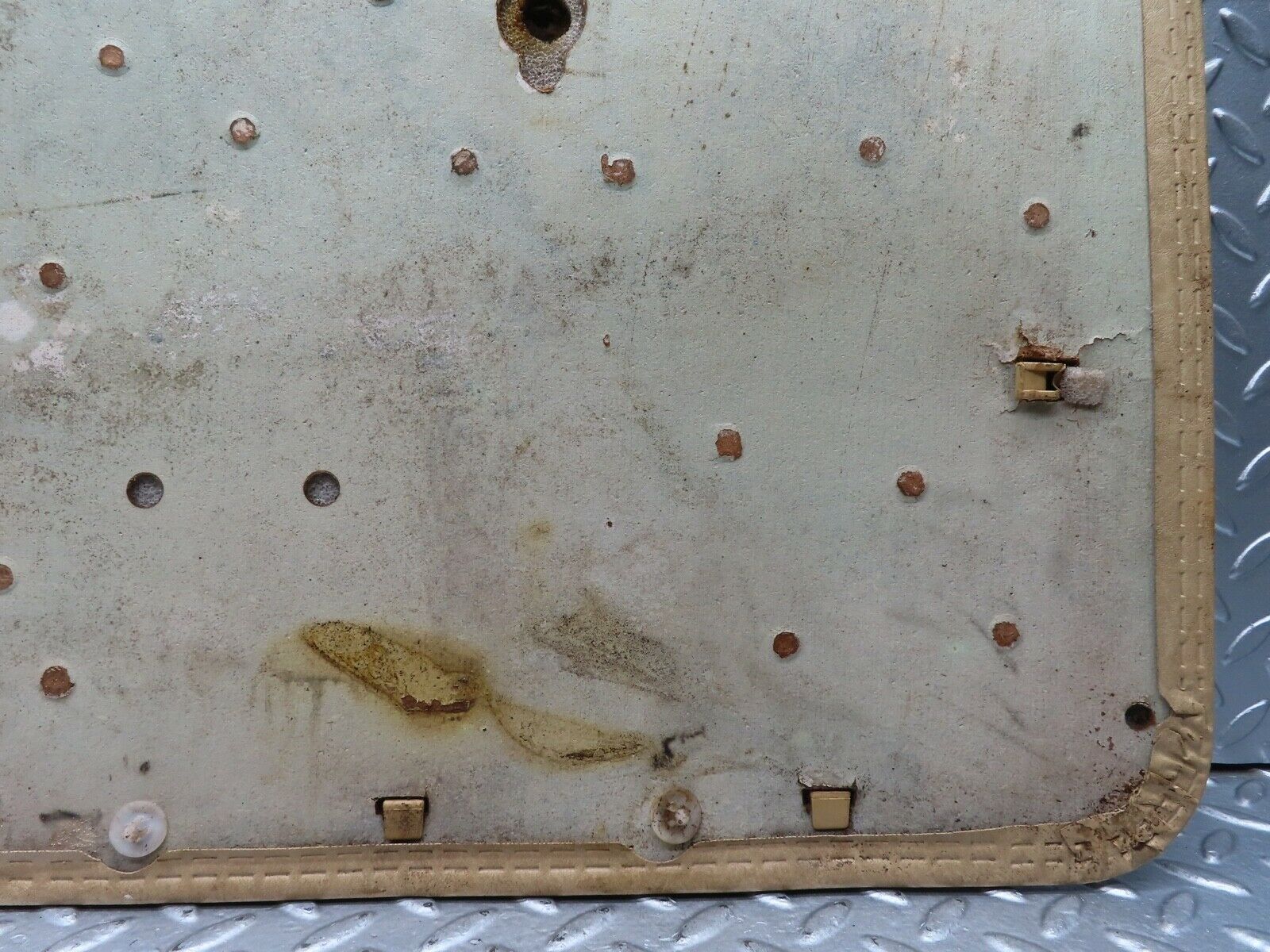 21124 Mercedes-Benz W123 230E Front Right Door Card Beige