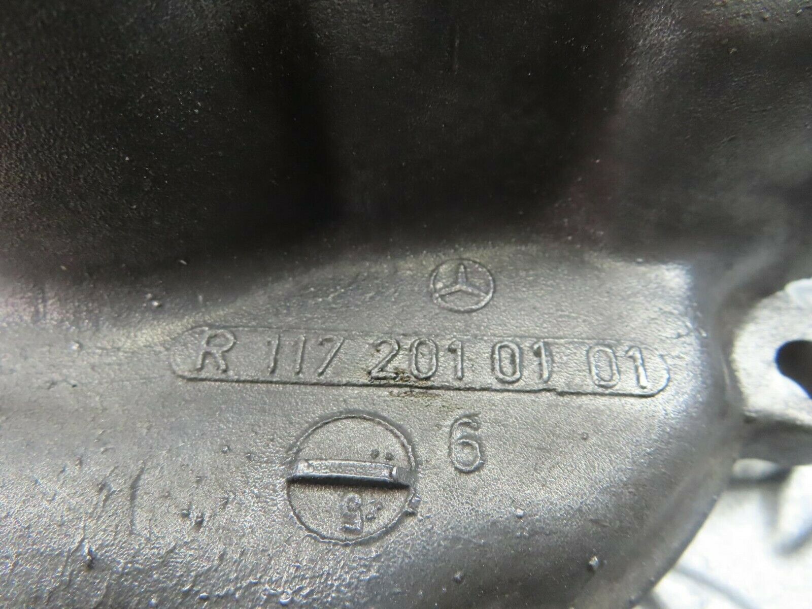 8498 Mercedes-Benz W116 Water Pump 1172010101