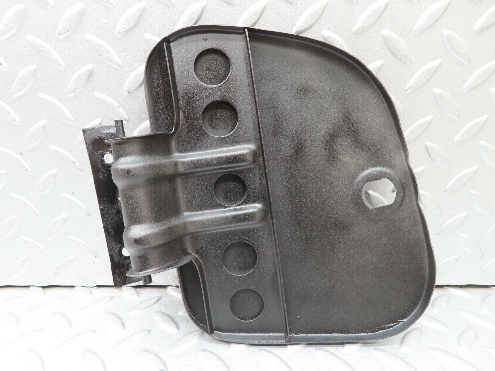 18702 Mercedes-Benz W120 W121 Ponton Fuel Tank Flap Cap