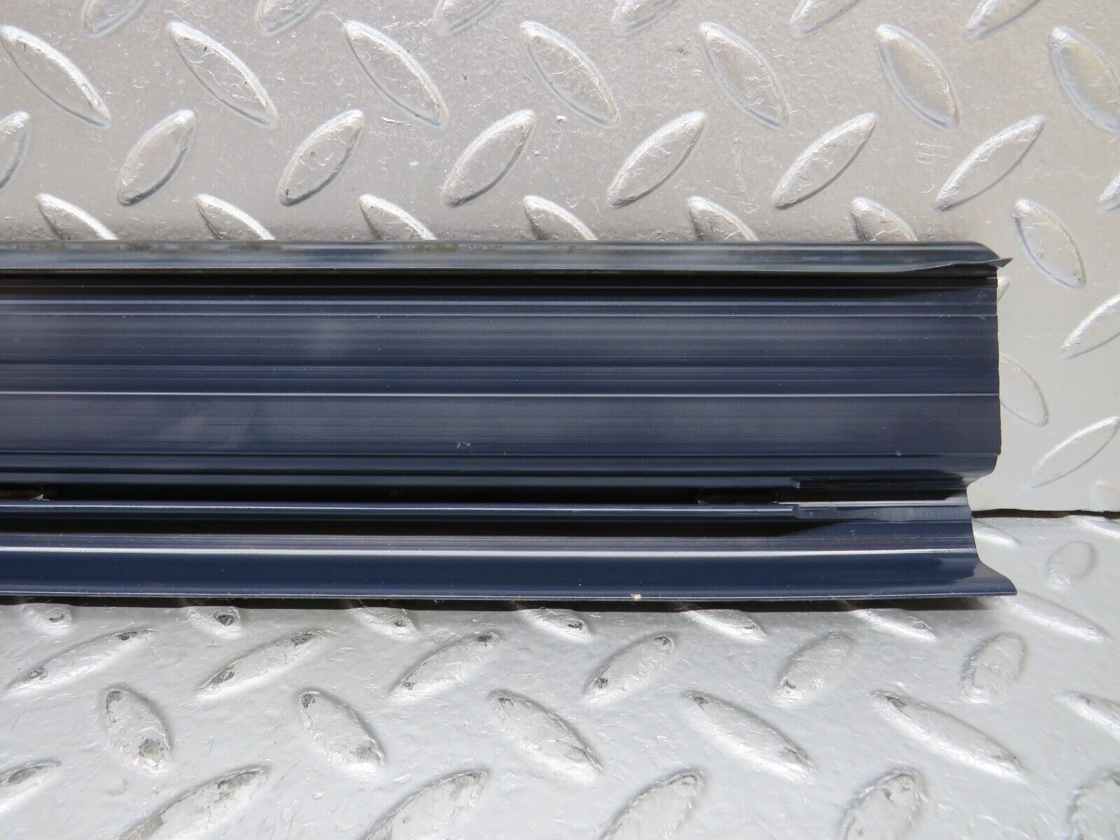 31961 Mercedes-Benz W123 230E Rear Left Door Sill Trim Blue