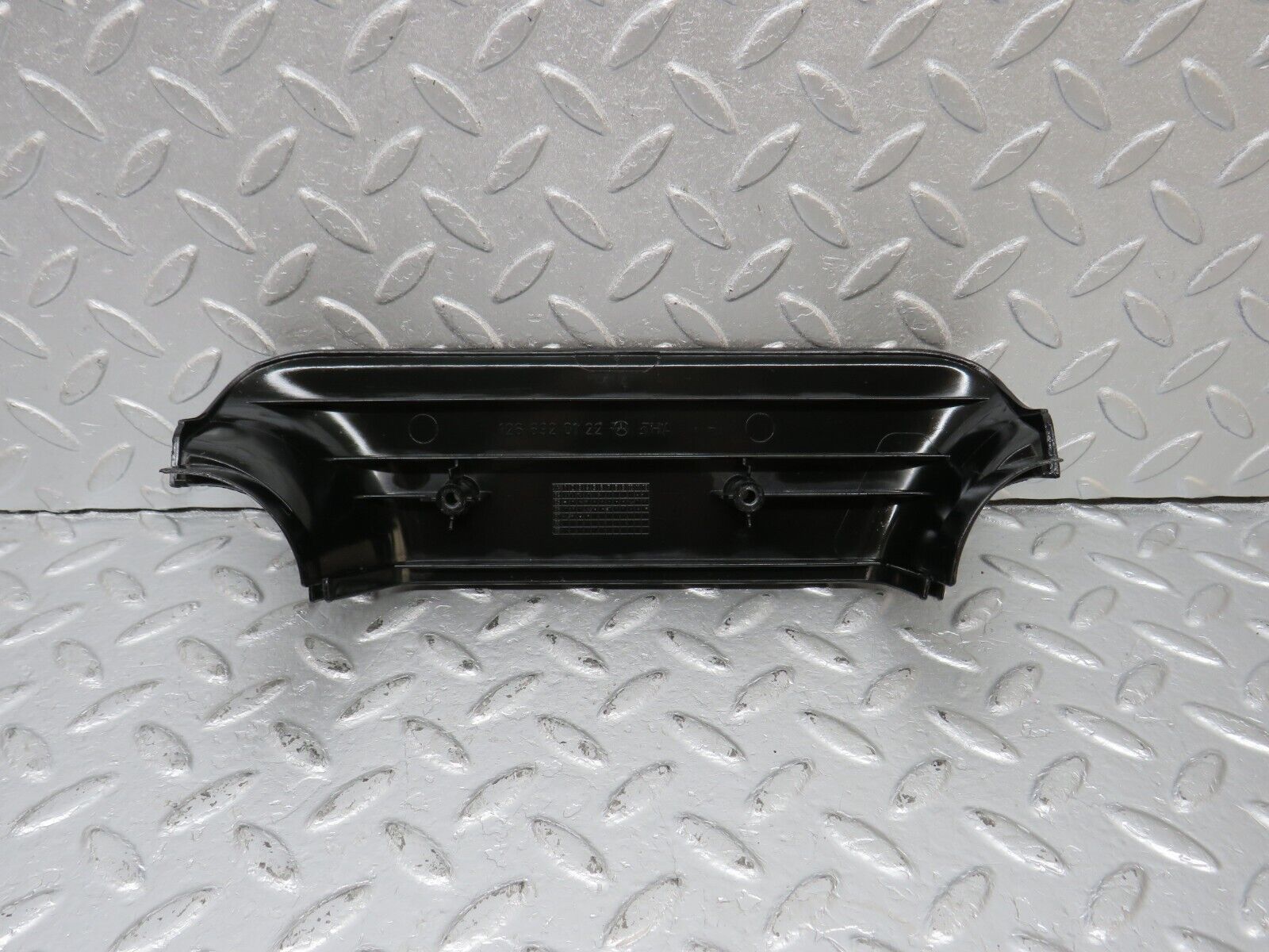 40557 Mercedes-Benz W126 B Pillar Bottom Cover Left Black 1266920122