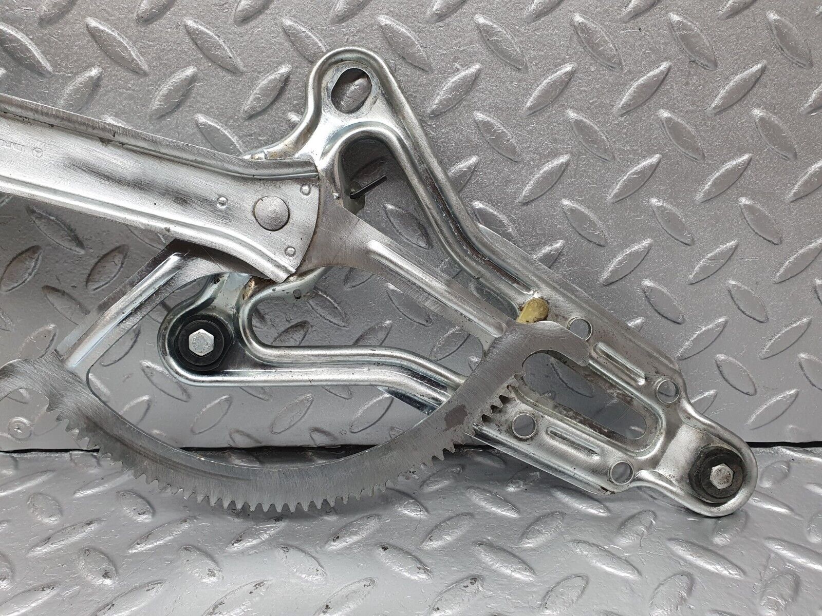 41400 Mercedes-Benz W124 200E Front Right Power Window Regulator