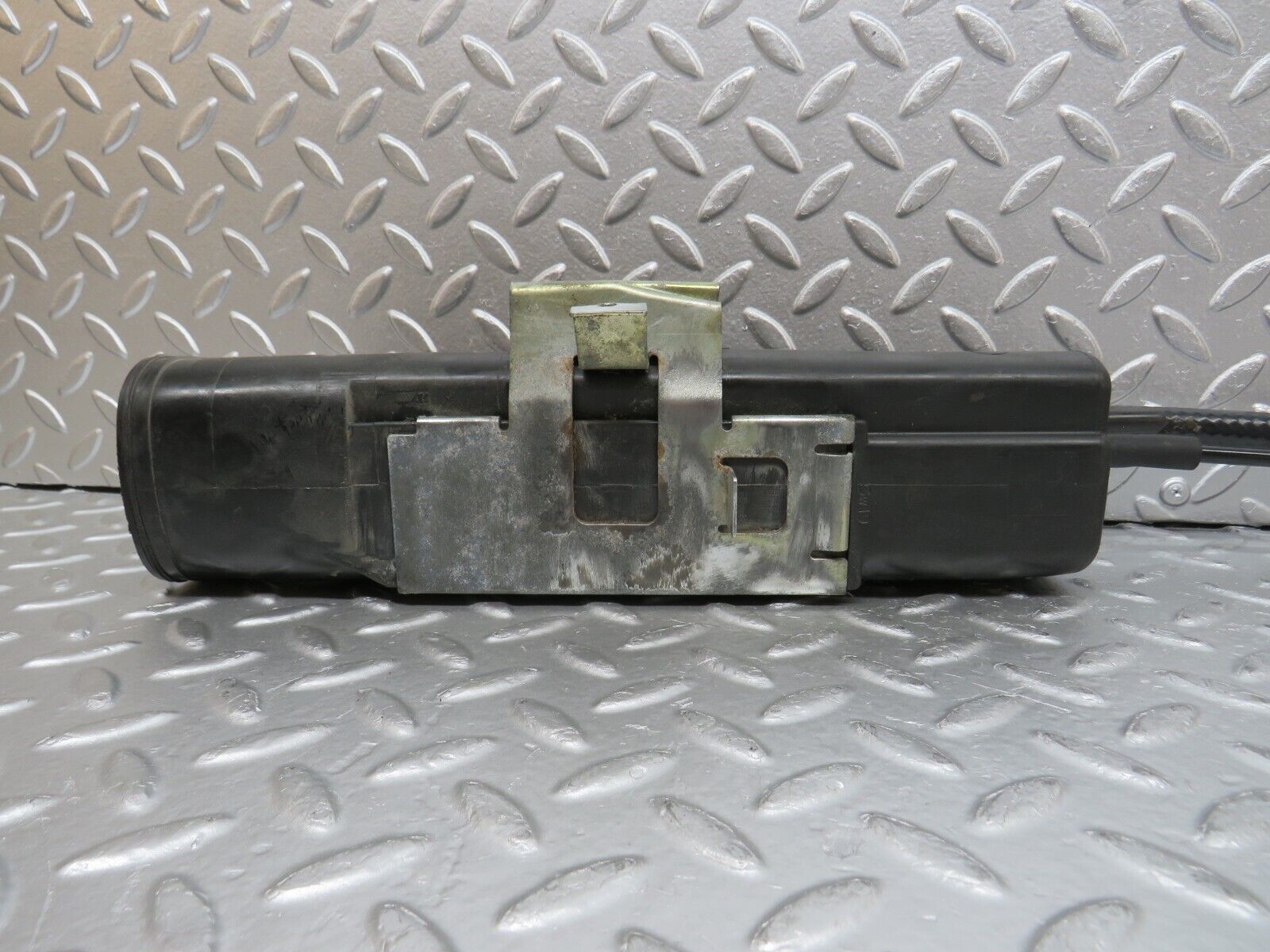 31843 Mercedes-Benz W201 190LE 1.8L Fuel Vapor Charcoal Filter Canister With Hose 2014700259