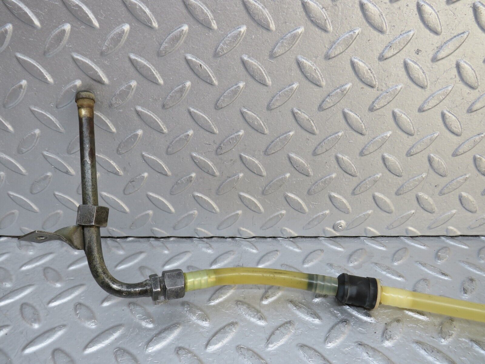 37591 Mercedes-Benz W109 300SEL Brake Servo Pipe