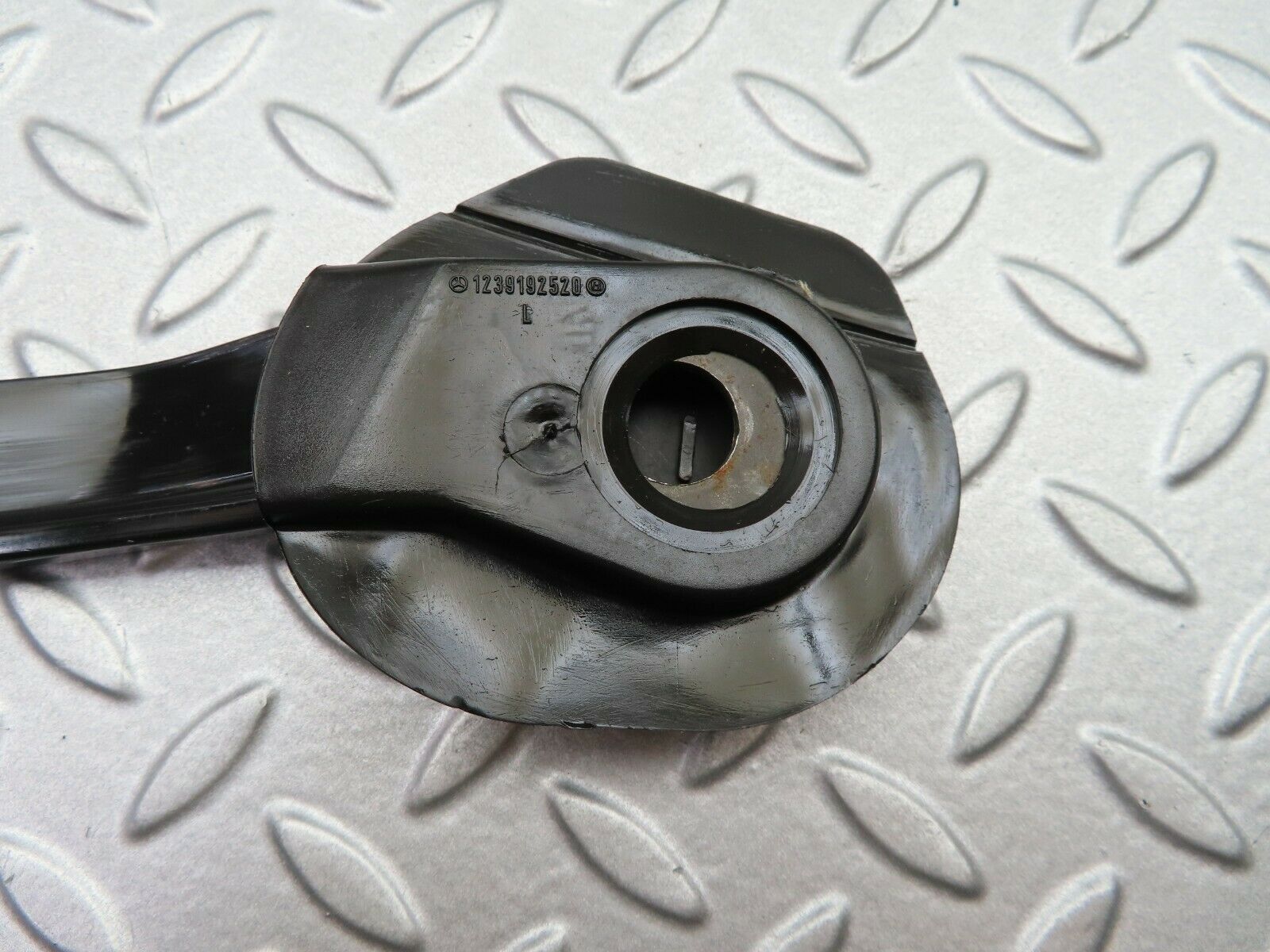 5659 Mercedes-Benz W123 200 Seat Belt Runner With Cover Left