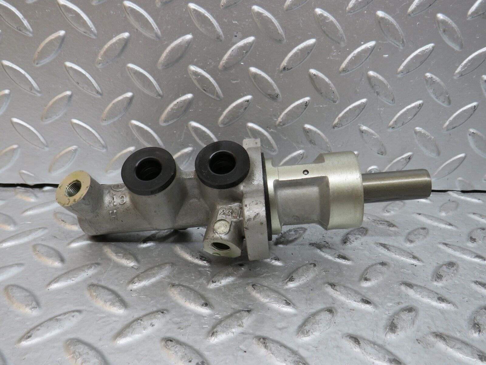 29047 Mercedes-Benz C124 320CE Coupe Brake Master Cylinder Lucas