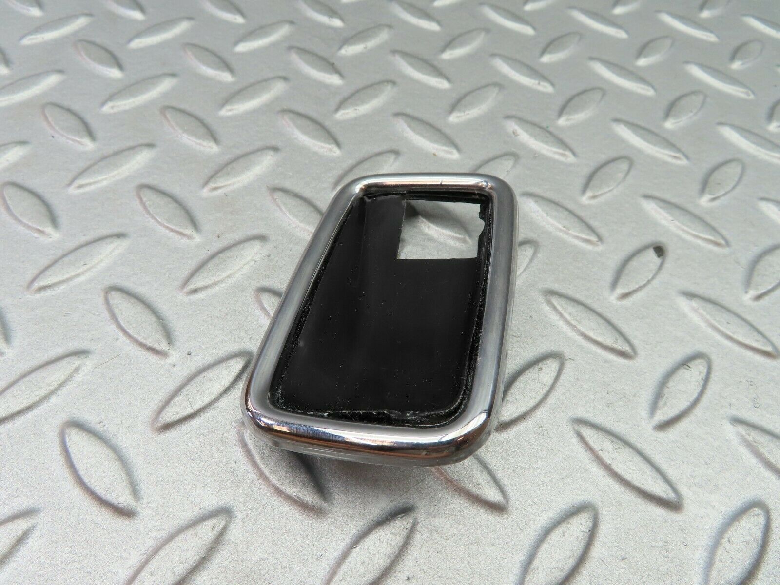 5821 Mercedes-Benz W123 200 Chrome Frame For Door Opener Right 1087660611