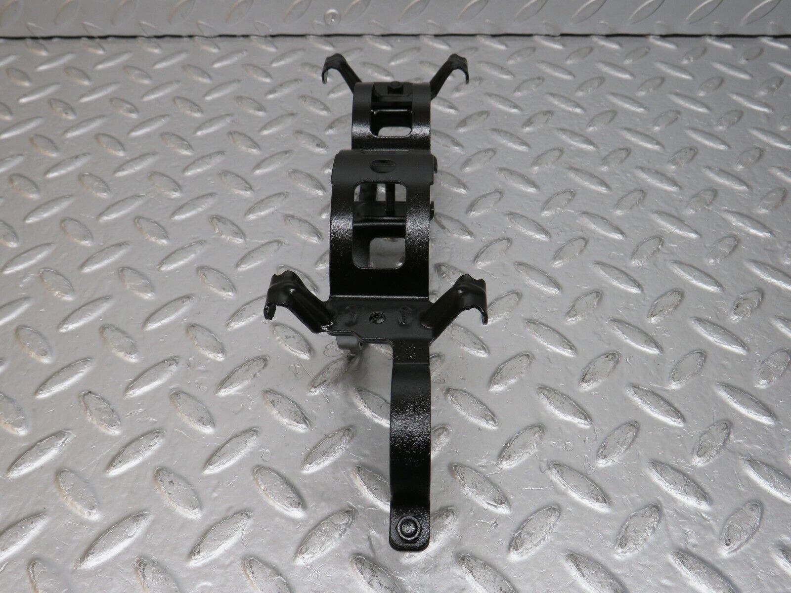 32535 Mercedes-Benz S124 300TE Wagon Fuel Pump Fuel Filter Bracket Holder