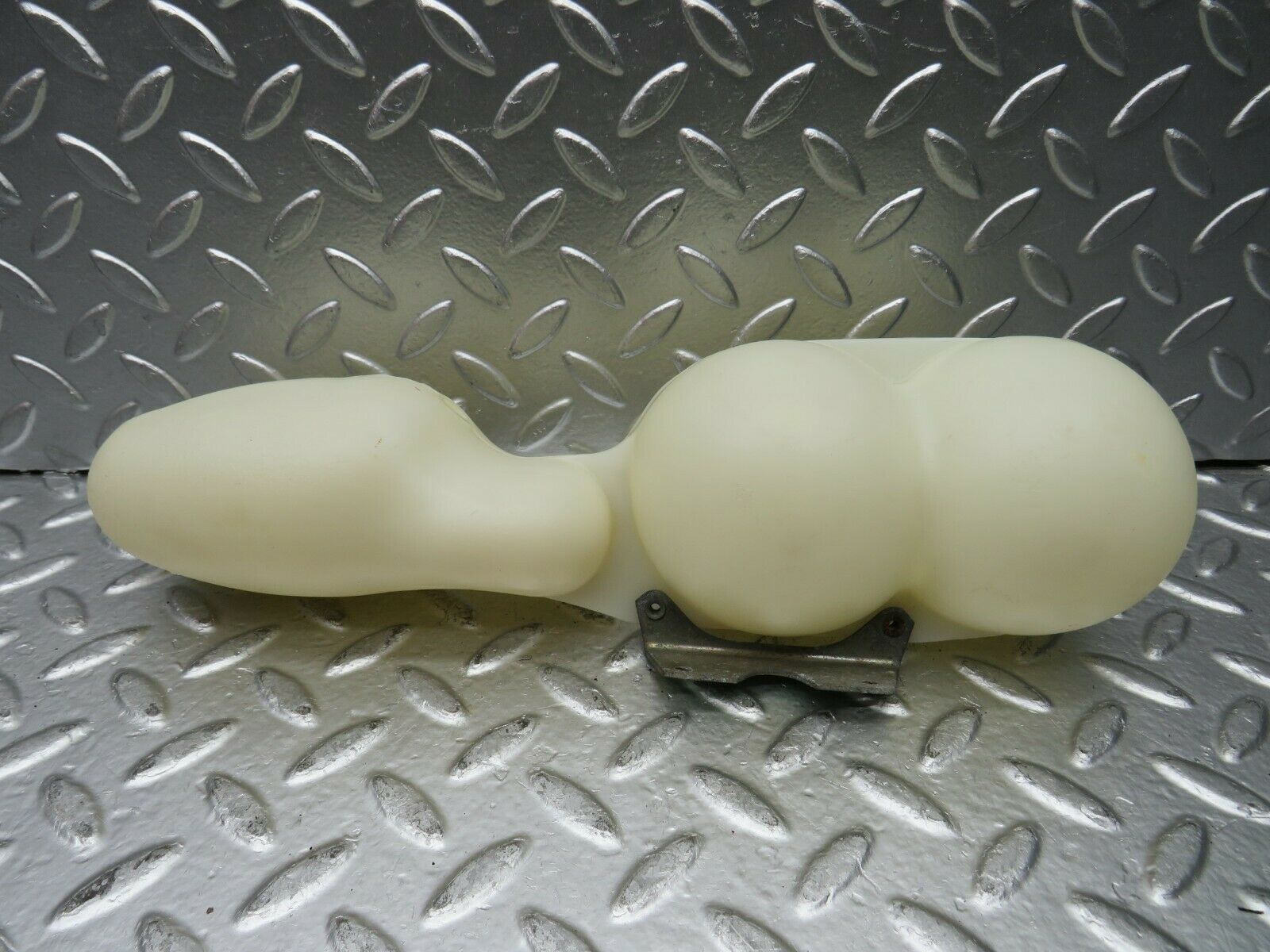 22681 Mercedes-Benz C107 450SLC Coupe Vacuum Reservoir Tank