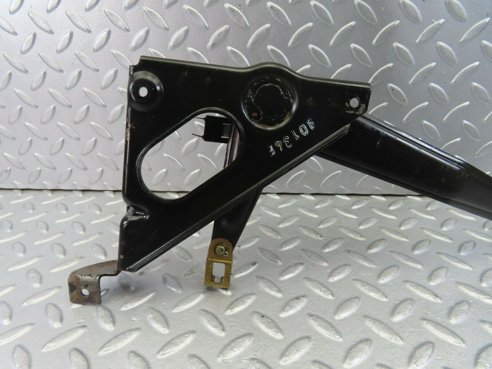 10864 Mercedes-Benz W123 230E Handbrake