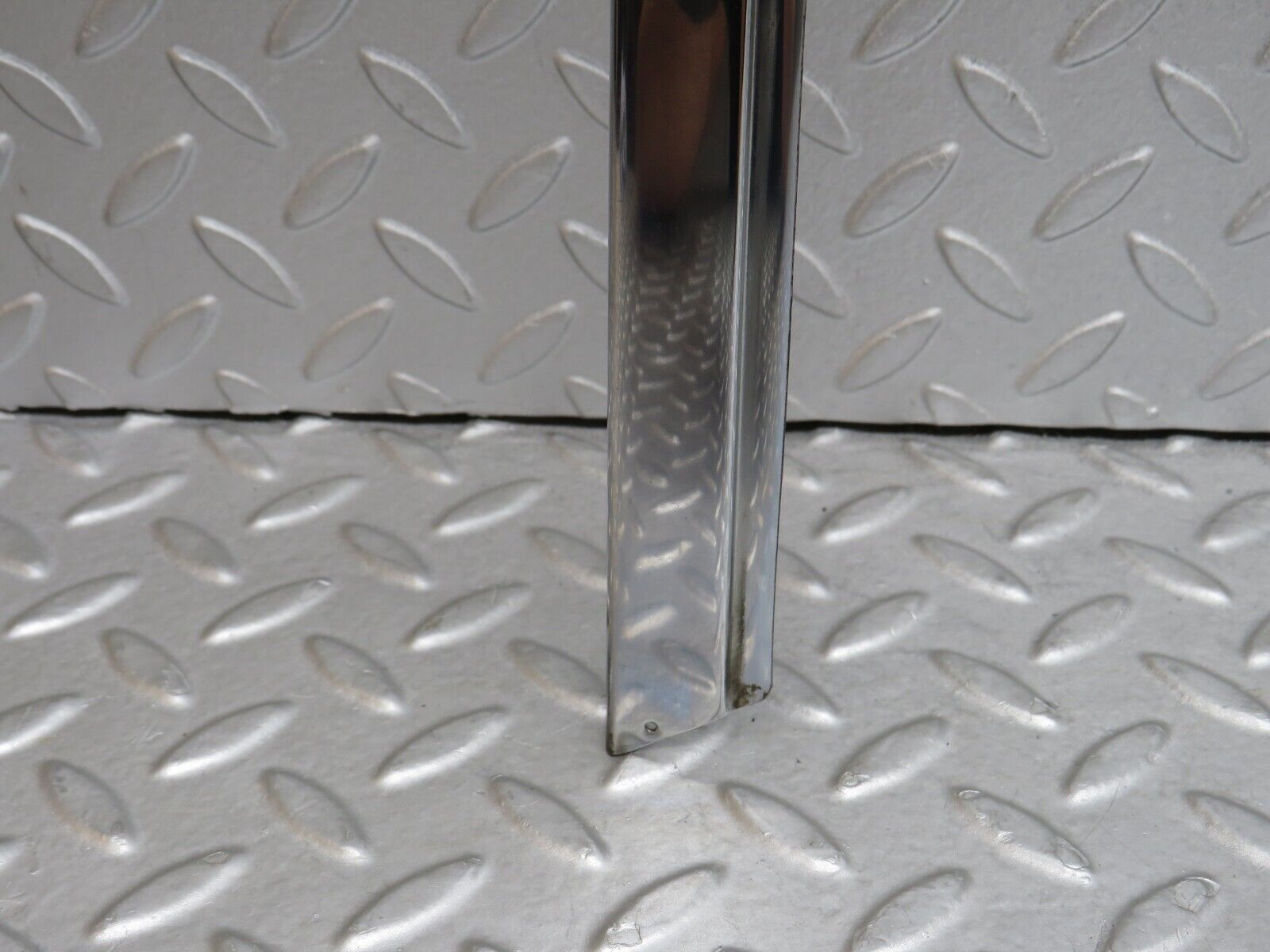 37319 Mercedes-Benz W109 300SEL Rear Left Door Chrome Window Frame