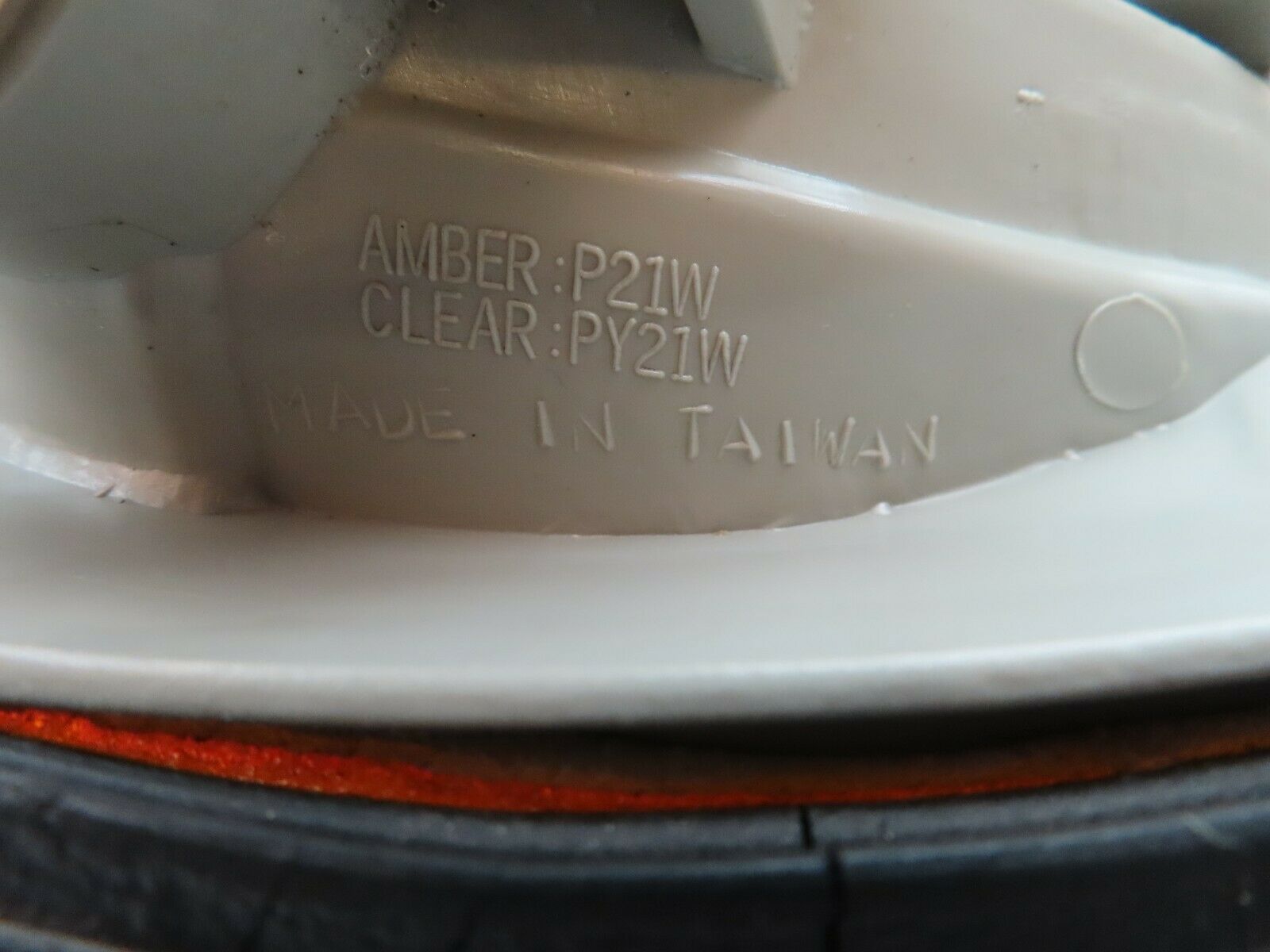 3910 Mercedes-Benz S123 200T Wagon Indicator Light Right