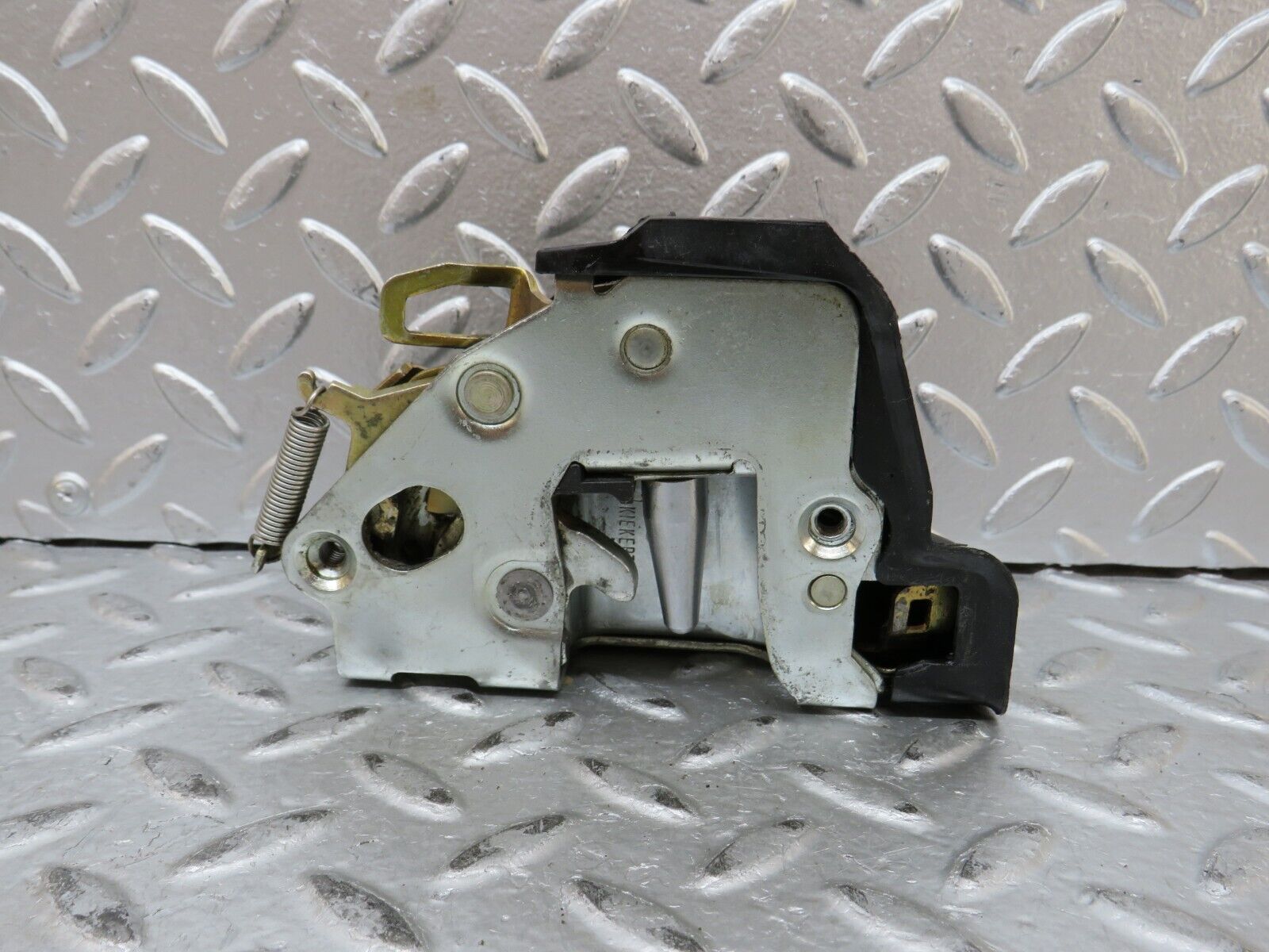 28291 Mercedes-Benz S123 240D Wagon Rear Left Door Lock Mechanism 1237330108