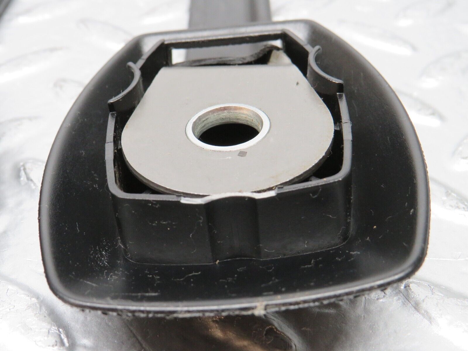 30884 Mercedes-Benz W201 190E 2.0L Seat Belt Runner Pair 2019190920