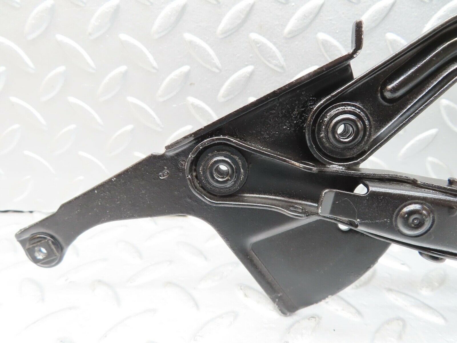 16424 Mercedes-Benz W124 260E Bonnet Hinge Right Side