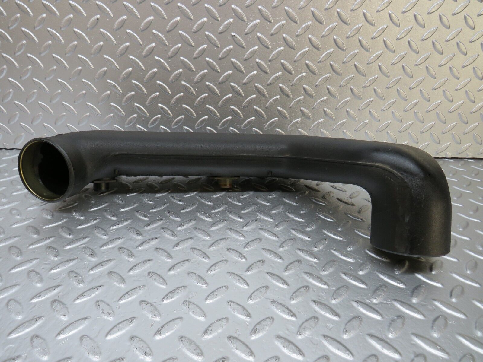 25757 Mercedes-Benz W124 280E Air Intake Pipe 1111400012
