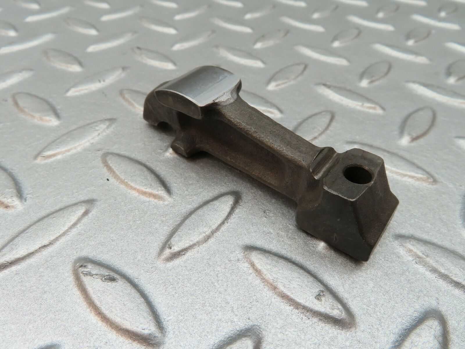 3536 Mercedes-Benz W108 280SE Valve Rocker Arm With Retaining Spring