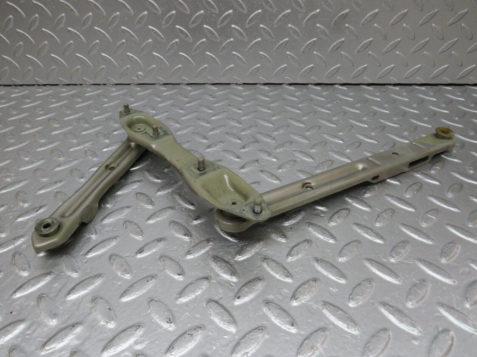 33723 Mercedes-Benz W201 190E 2.0L Bonnet Hinge Right Side