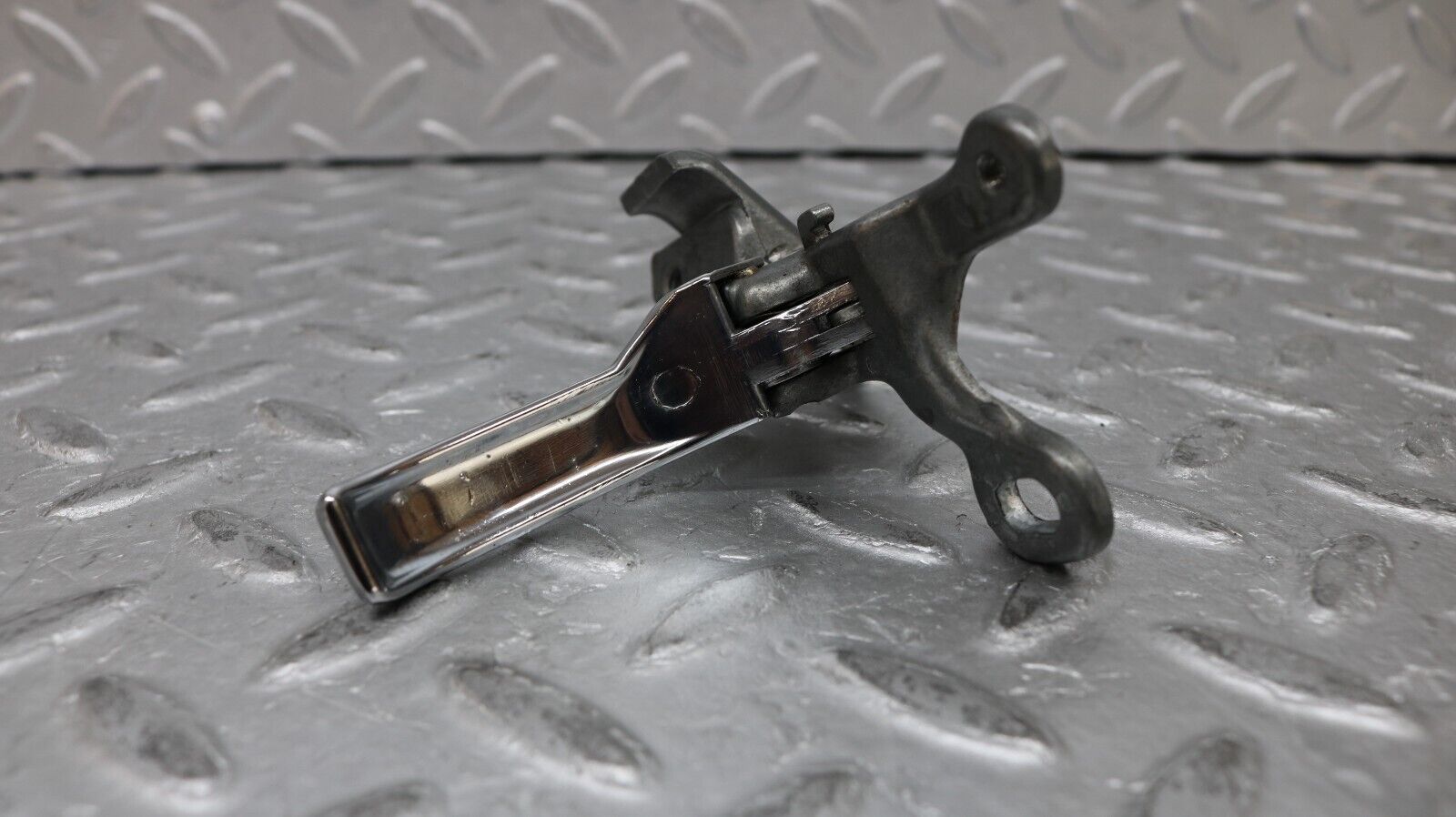 37265 Mercedes-Benz W109 300SEL Rear Left Interior Door Handle 1157660119